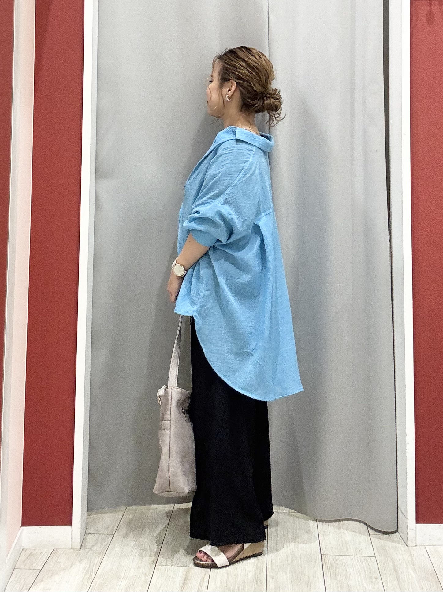 shioさんの「SHOO･LA･RUE｜【体型カバー】ふんわり質感 やわらかこなれシアーシャツ」を使ったコーディネート