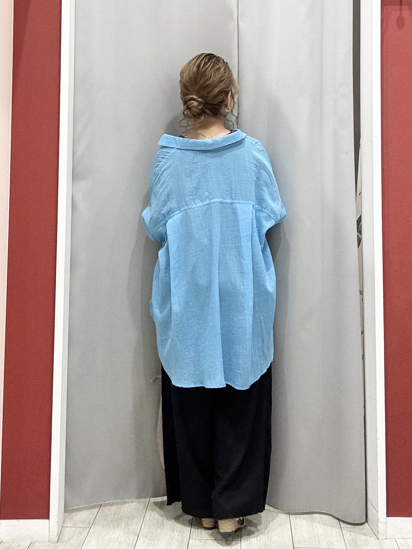 shioさんの「SHOO･LA･RUE｜【体型カバー】ふんわり質感 やわらかこなれシアーシャツ」を使ったコーディネート