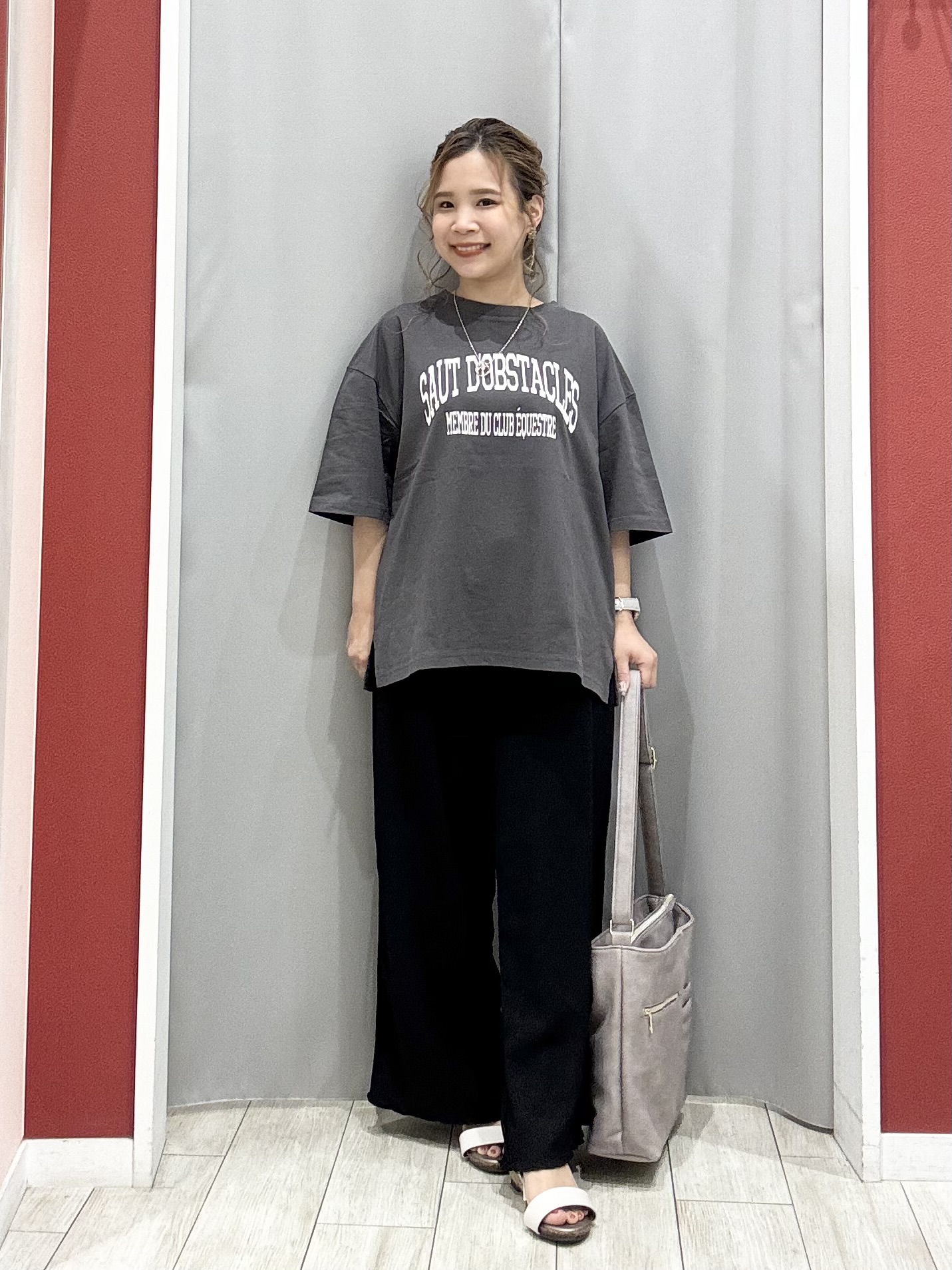 shioさんの「SHOO･LA･RUE｜【体型カバー】ふんわり質感 やわらかこなれシアーシャツ」を使ったコーディネート