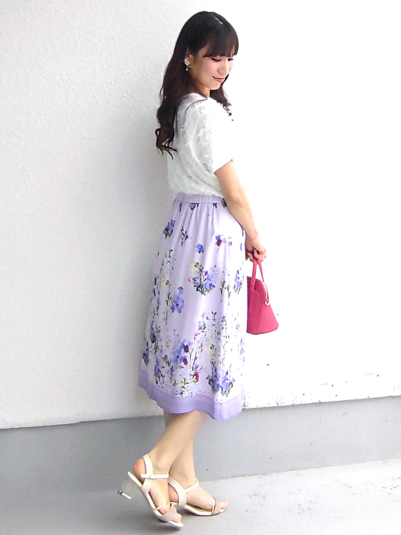 keinaさんの「SunaUna｜多色花柄プリントスカート」を使ったコーディネート