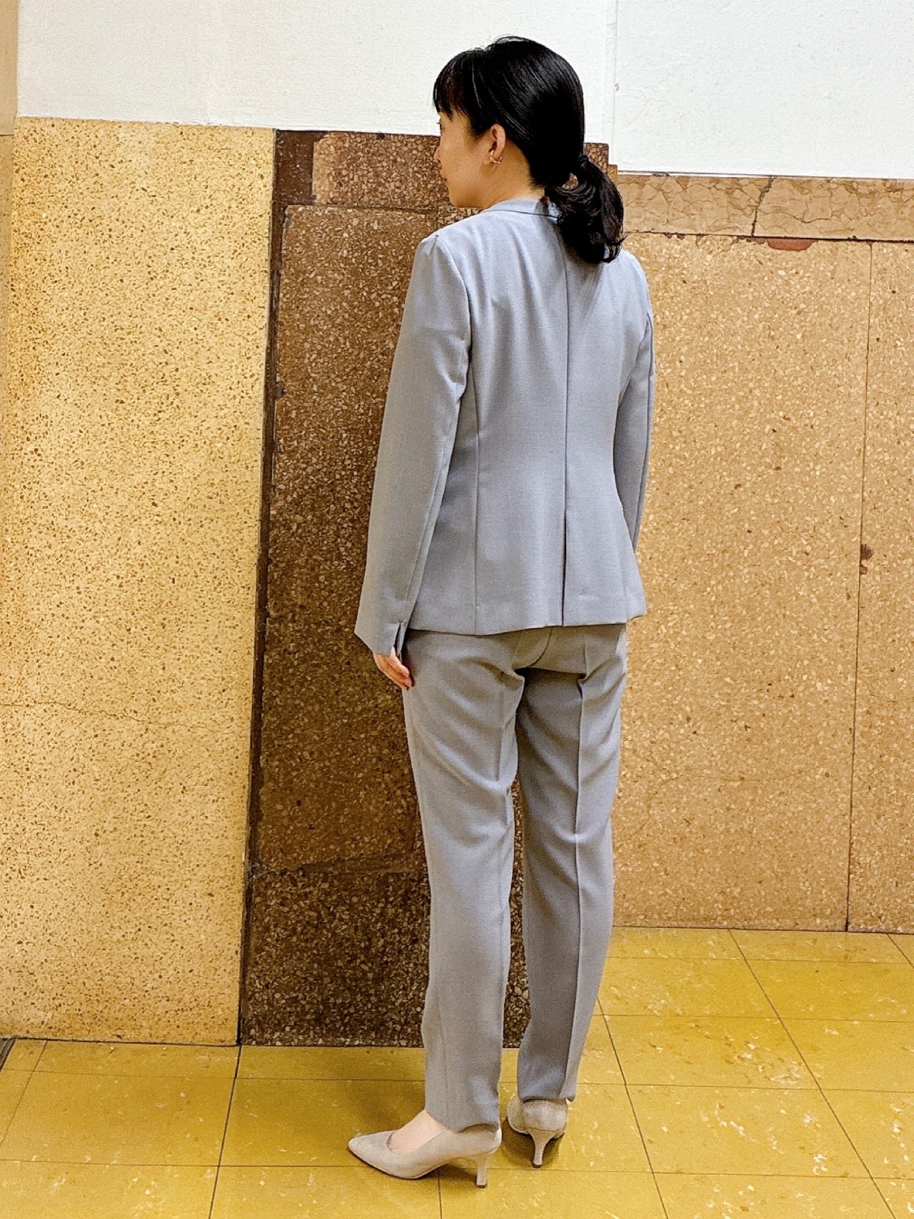 hattoriさんの「INDIVI｜【定番スーツ／UVケア／洗える】ウール調ノーカラージャケット」を使ったコーディネート