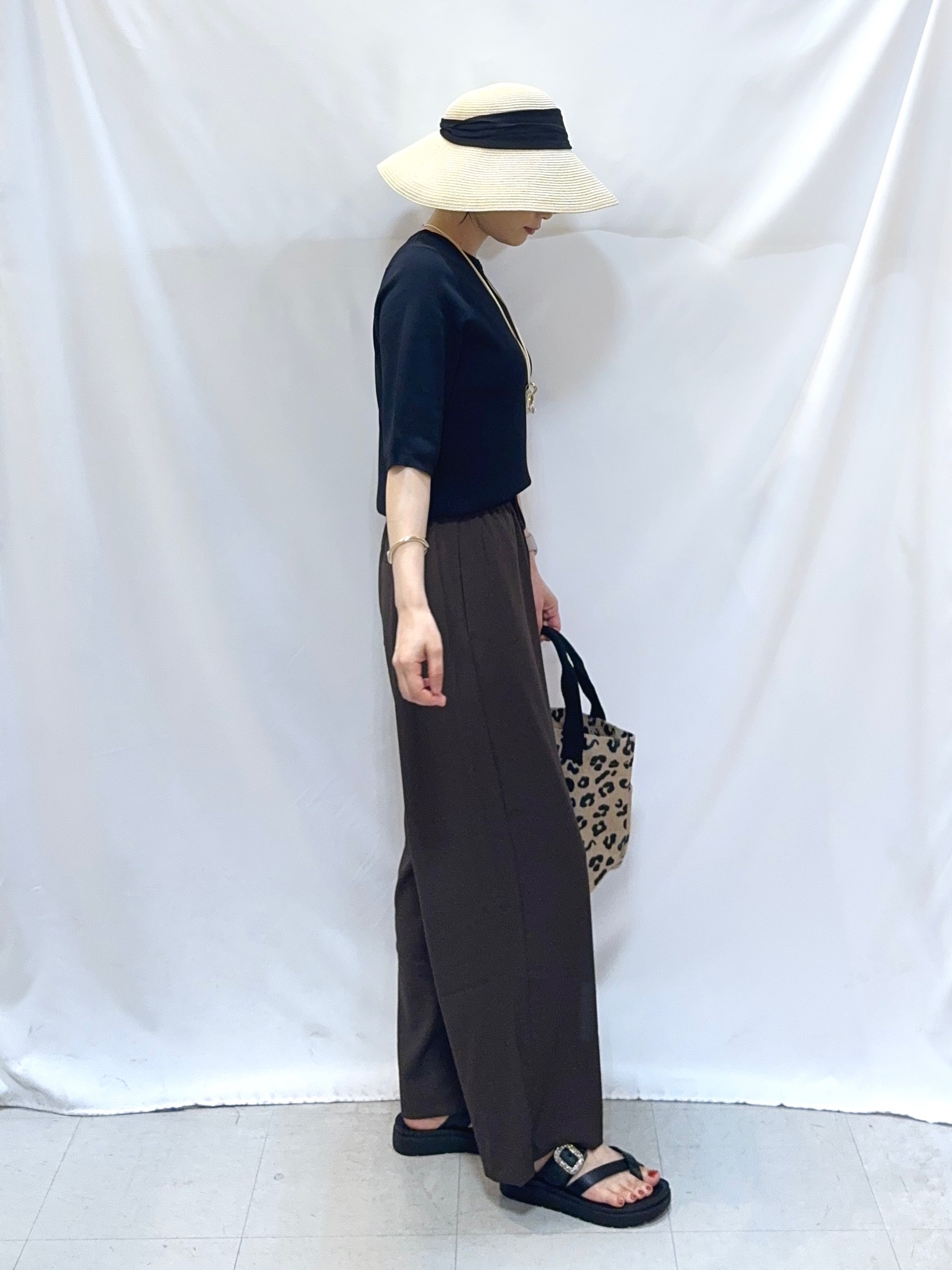 𝐇𝐢𝐫𝐨𝐦𝐢さんの「SHOO･LA･RUE｜【毎日洗える/S-LL/UV】上半身すっきり 二の腕見せない5分袖ニット」を使ったコーディネート