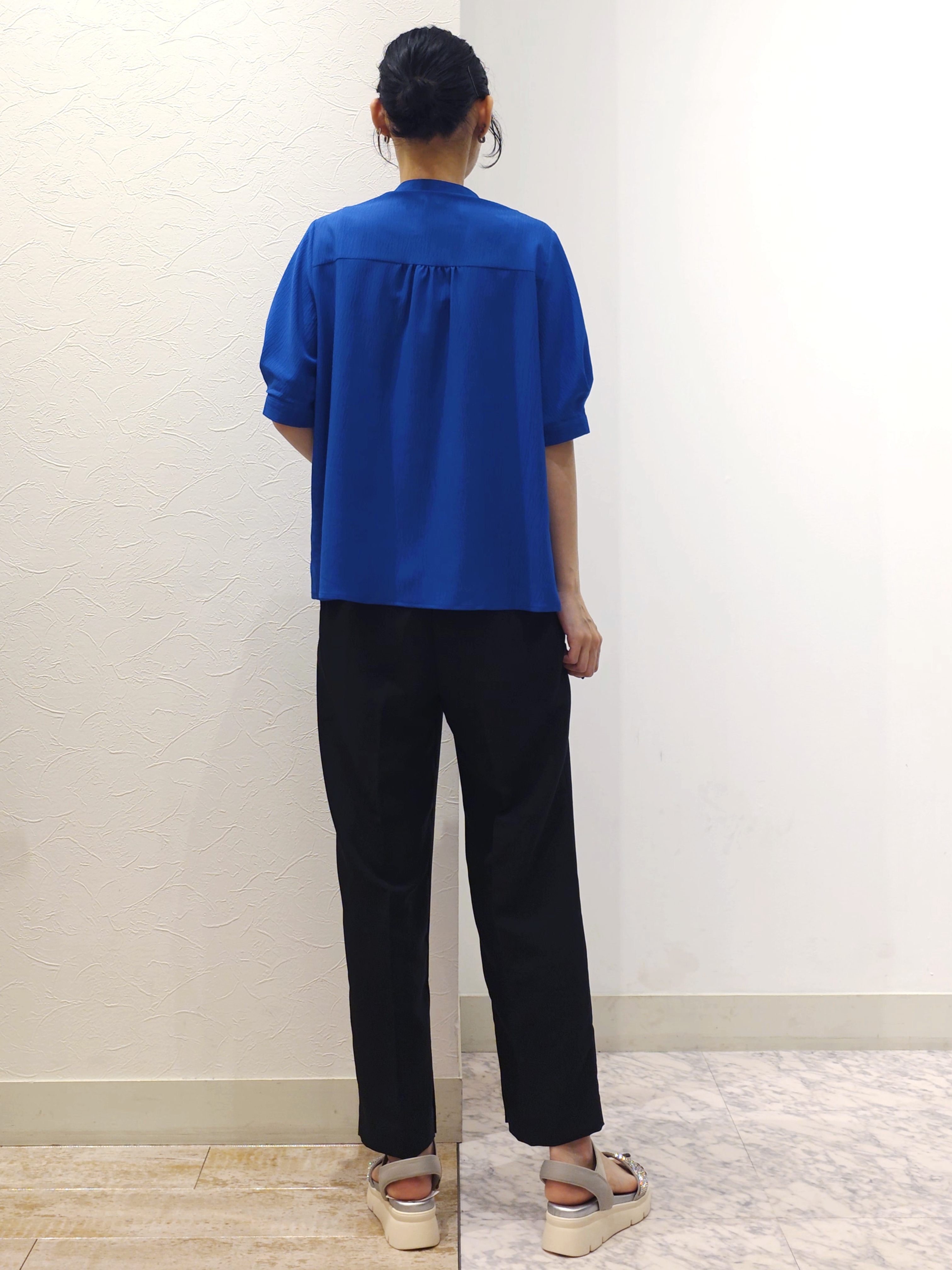 ケイさんの「grove｜【貴島明日香さん着用/体型カバー】ON・OFF使えるスモッキングタックブラウス」を使ったコーディネート