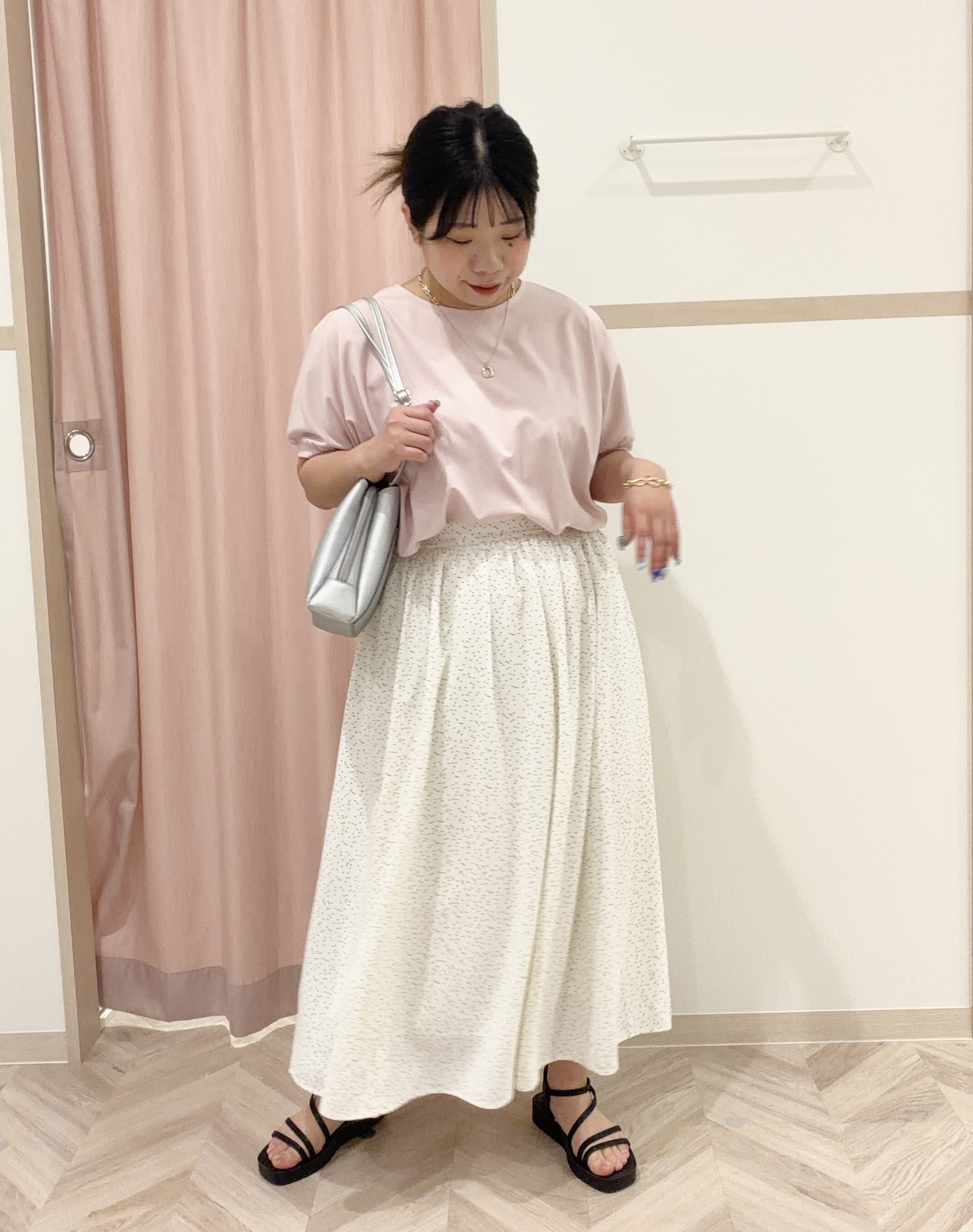 まちゃんなちゃんさんの「SHOO･LA･RUE｜【洗濯後しわになりにくい】インせず着られる さらっとタッチのドルマンブラウス」を使ったコーディネート