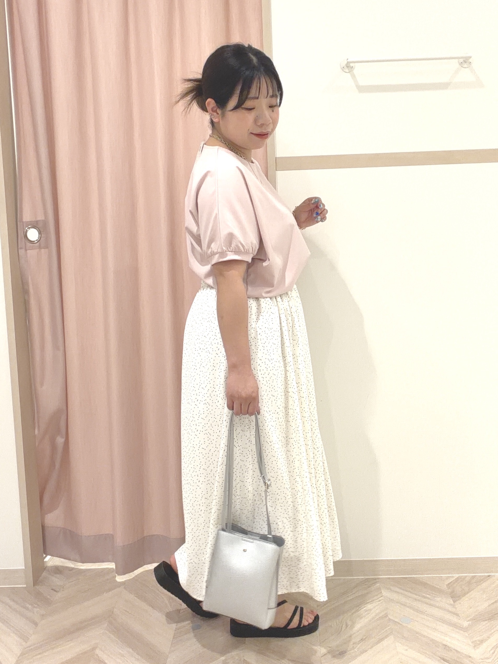 まちゃんなちゃんさんの「SHOO･LA･RUE｜【洗濯後しわになりにくい】インせず着られる さらっとタッチのドルマンブラウス」を使ったコーディネート