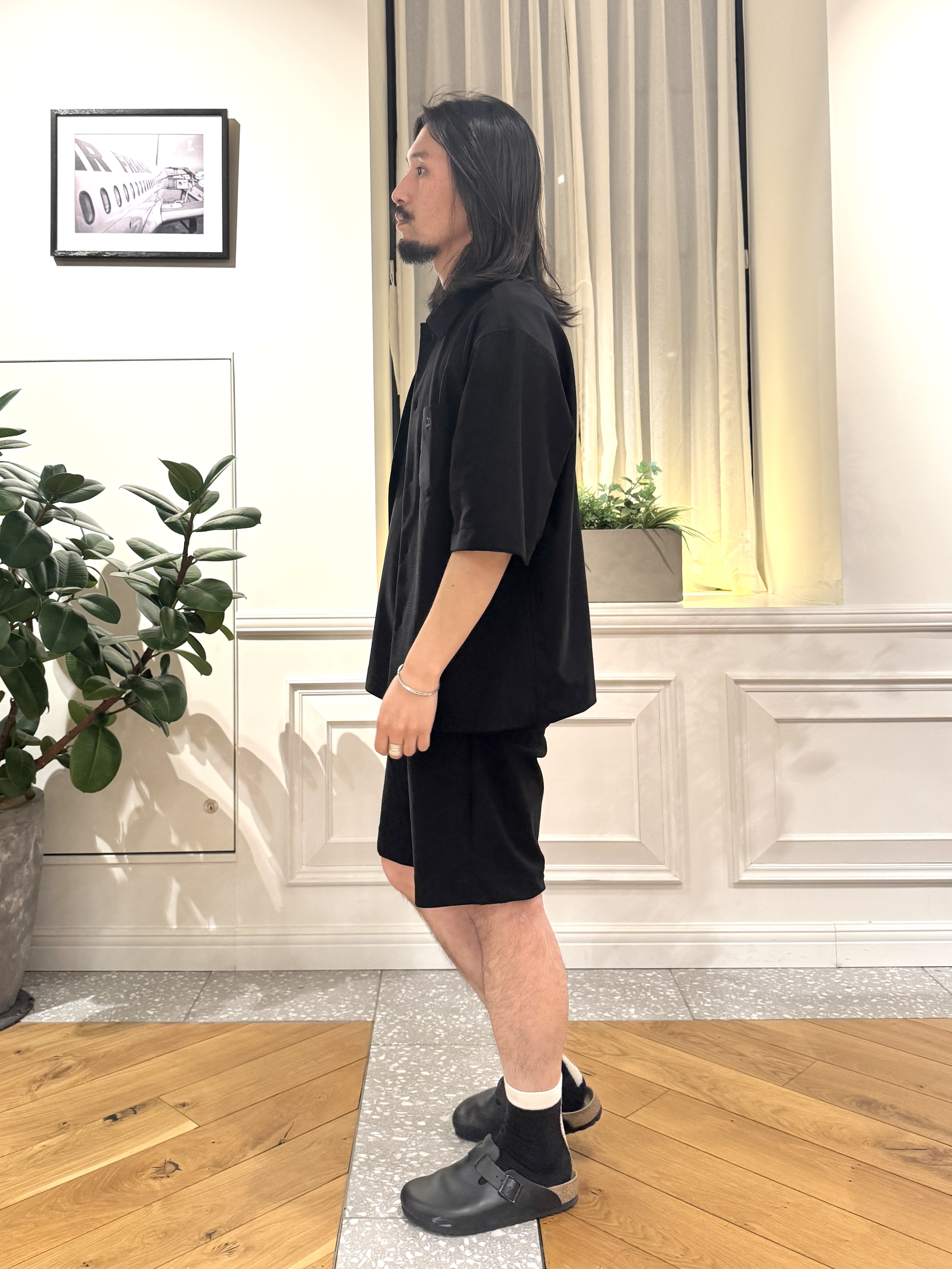 kawarataniさんの「DRESSTERIOR｜【接触冷感/UVカット/ウォッシャブル】AIRTOOL クルーネックTシャツ」を使ったコーディネート