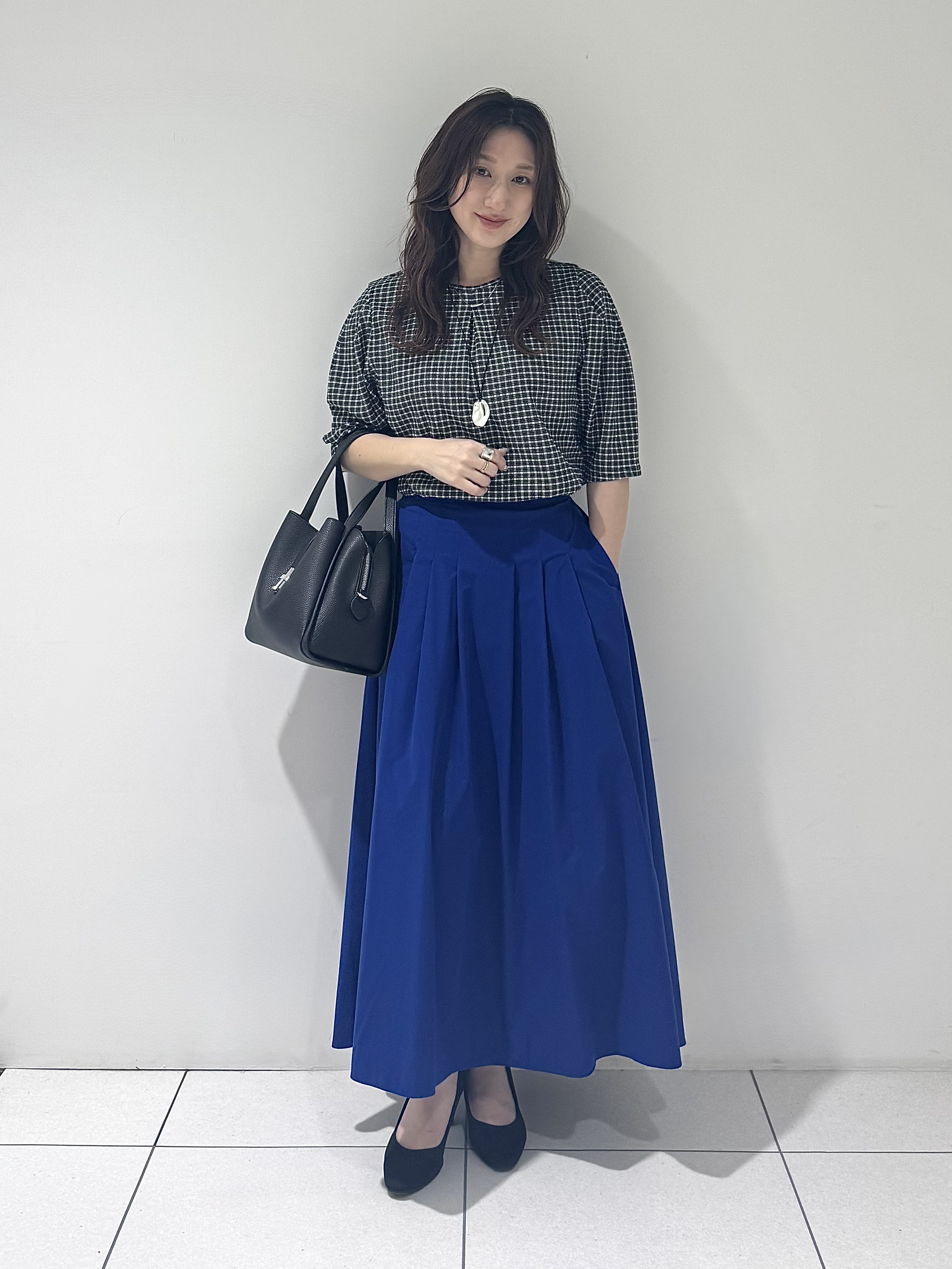 そんさんの「INDIVI｜【UVケア／吸汗速乾】チェック柄タックボリュームスリーブトップス」を使ったコーディネート