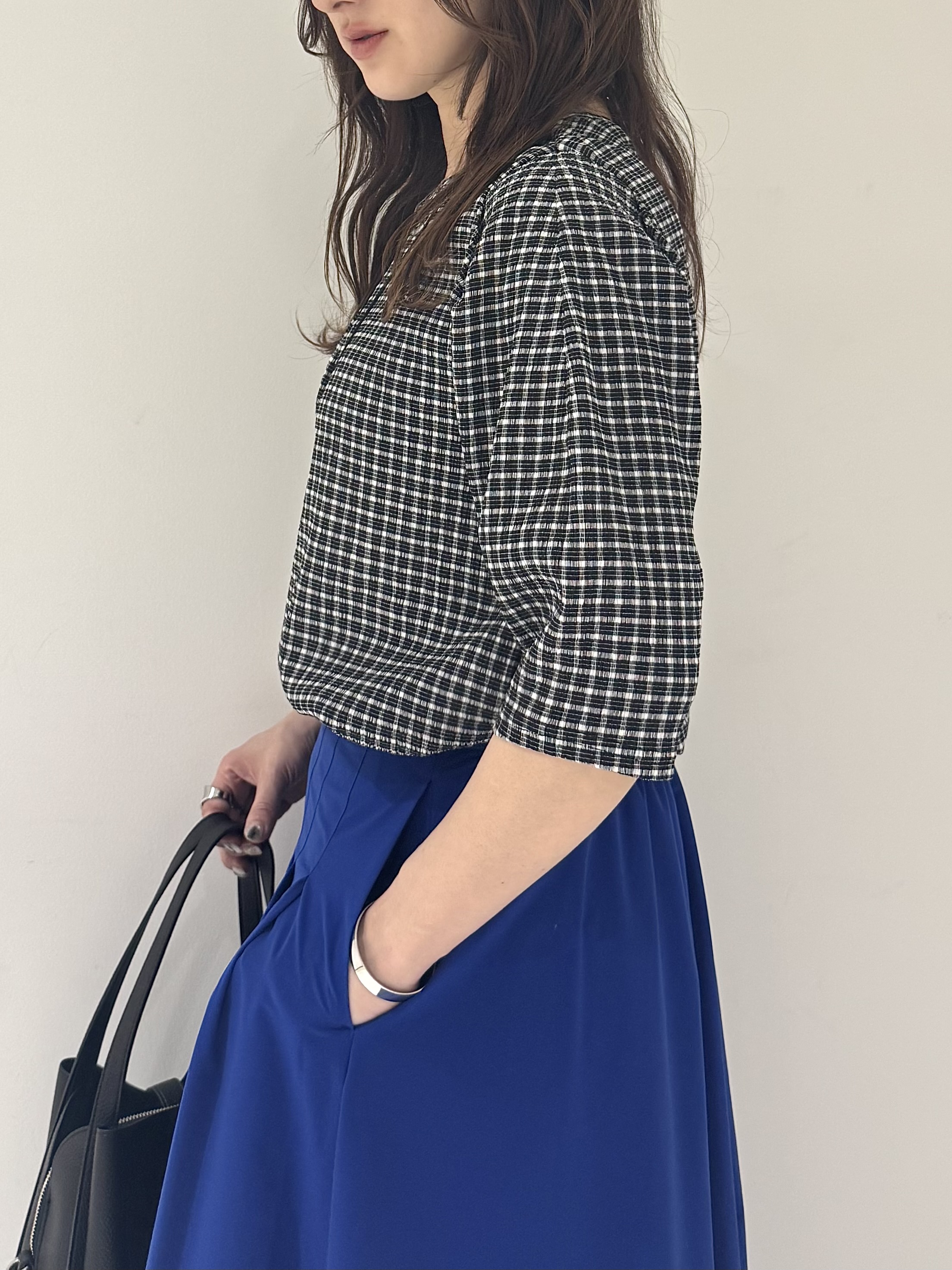 そんさんの「INDIVI｜【UVケア／吸汗速乾】チェック柄タックボリュームスリーブトップス」を使ったコーディネート