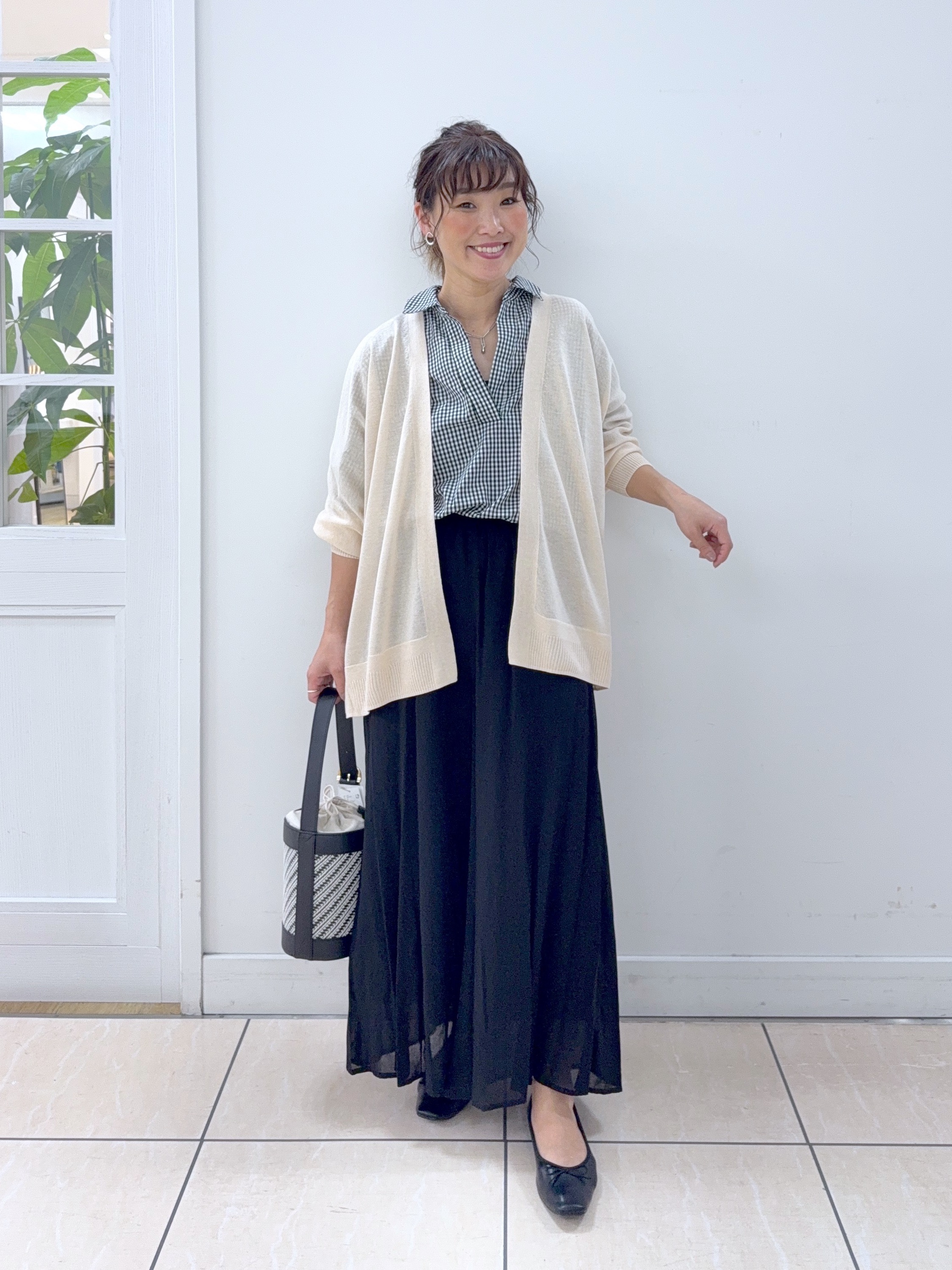 Osawaさんの「Dessin｜【洗える】ミドル丈シアーカーディガン」を使ったコーディネート