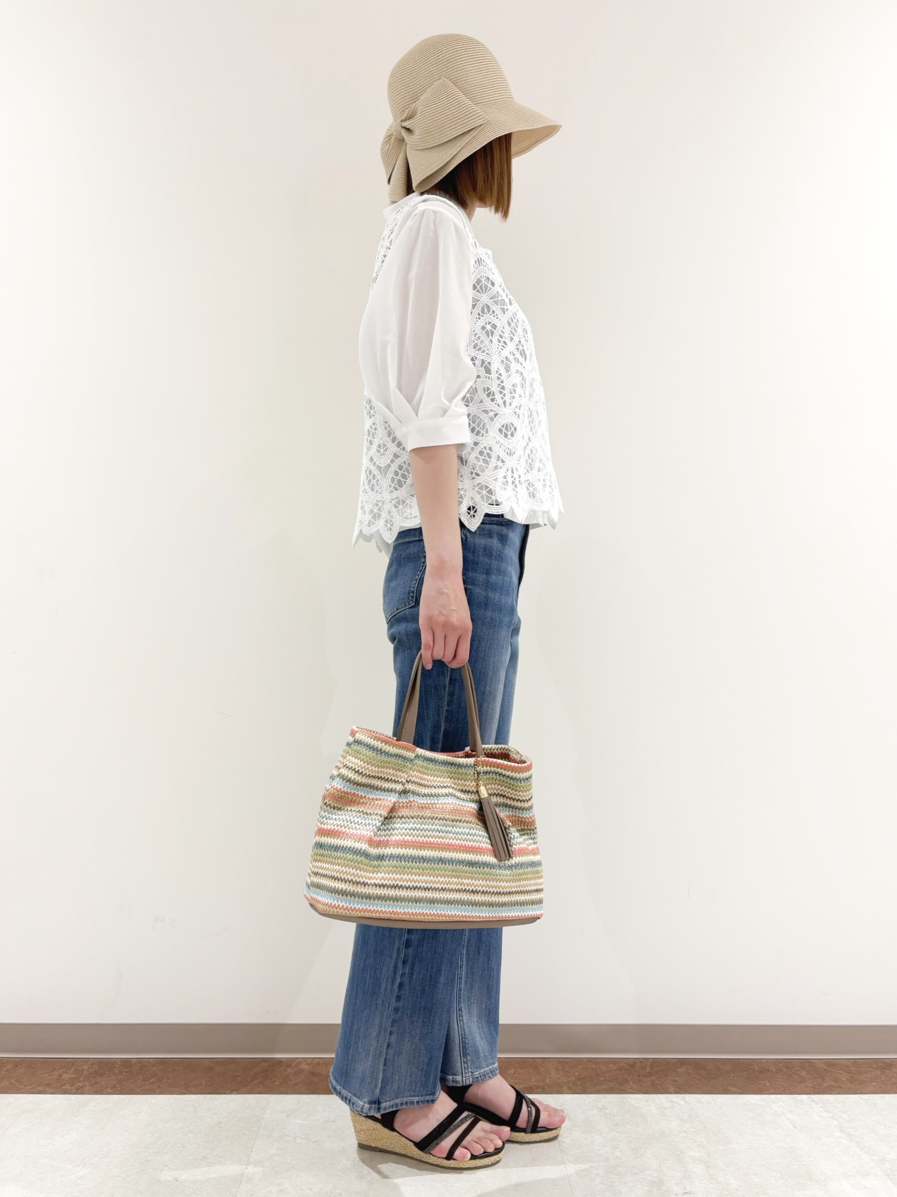miさんの「grove｜【2点SET・二の腕カバー】レースベスト&times;シアーブラウスSET」を使ったコーディネート