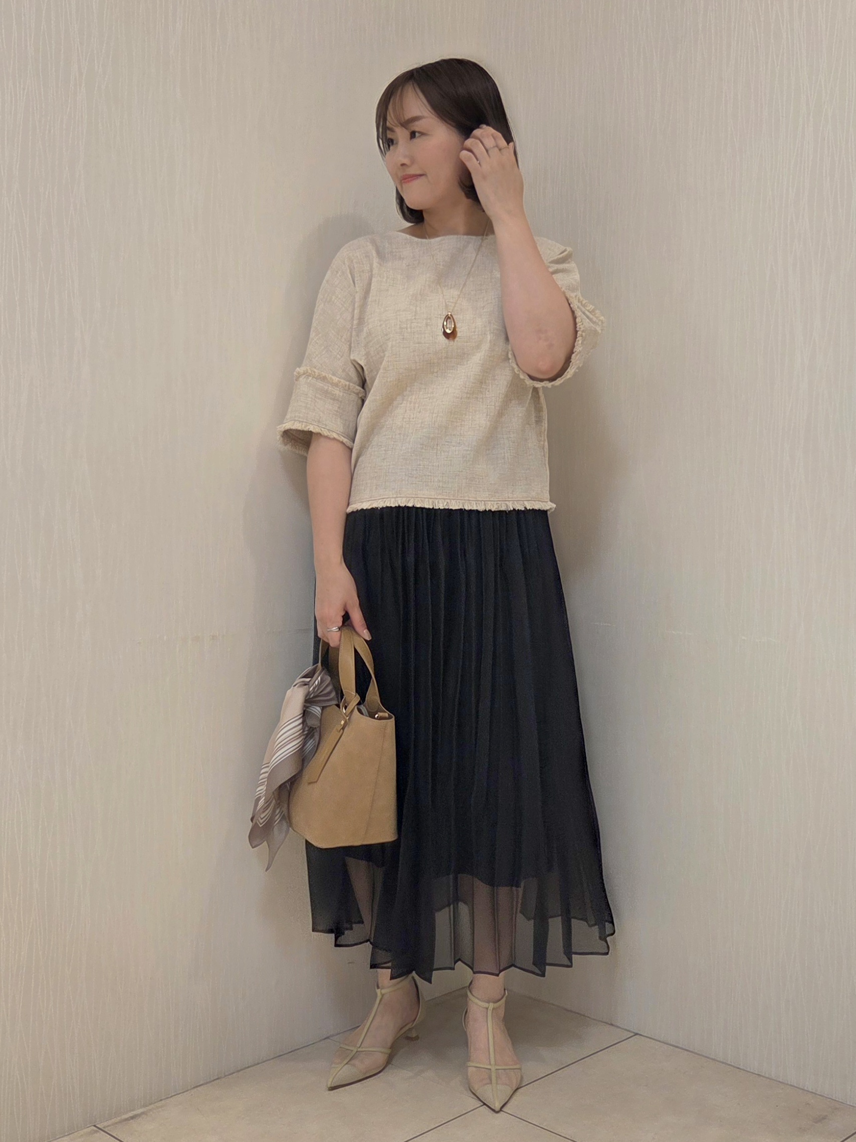 naokoさんの「UNTITLED｜◆ドライミックスツィードブラウス」を使ったコーディネート
