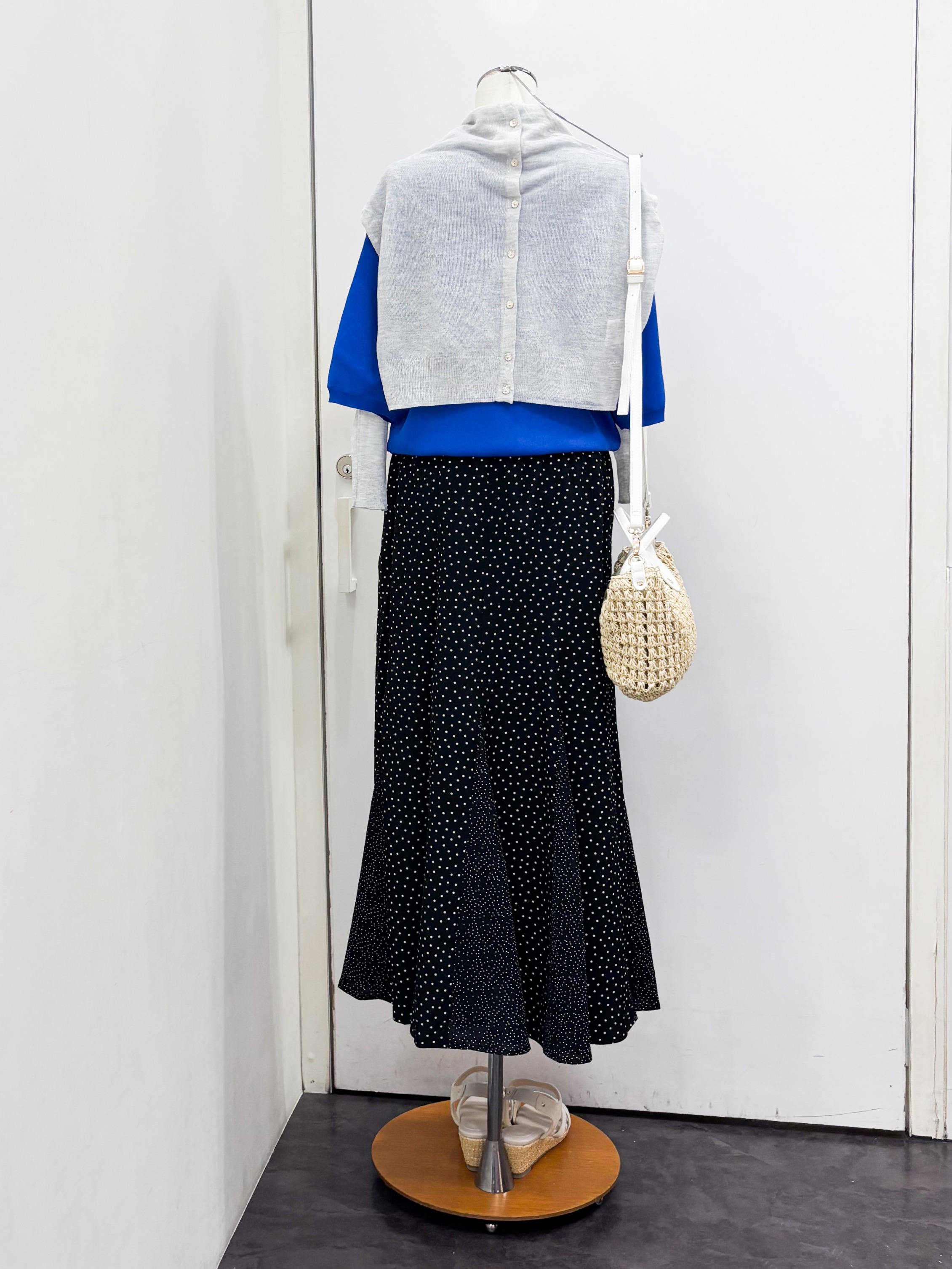 yukariさんの「grove｜高評価！【洗える/名品】大人の透け感、シアーカーディガン」を使ったコーディネート