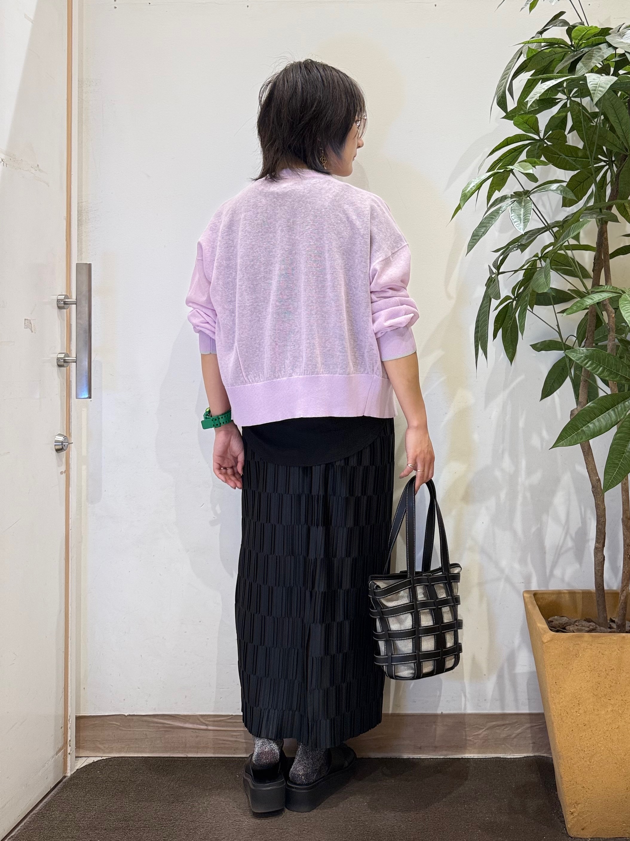 misakiさんの「SHOO･LA･RUE｜【S-LL/洗濯機可】冷房、日焼け対策に 配色シアーカーディガン」を使ったコーディネート