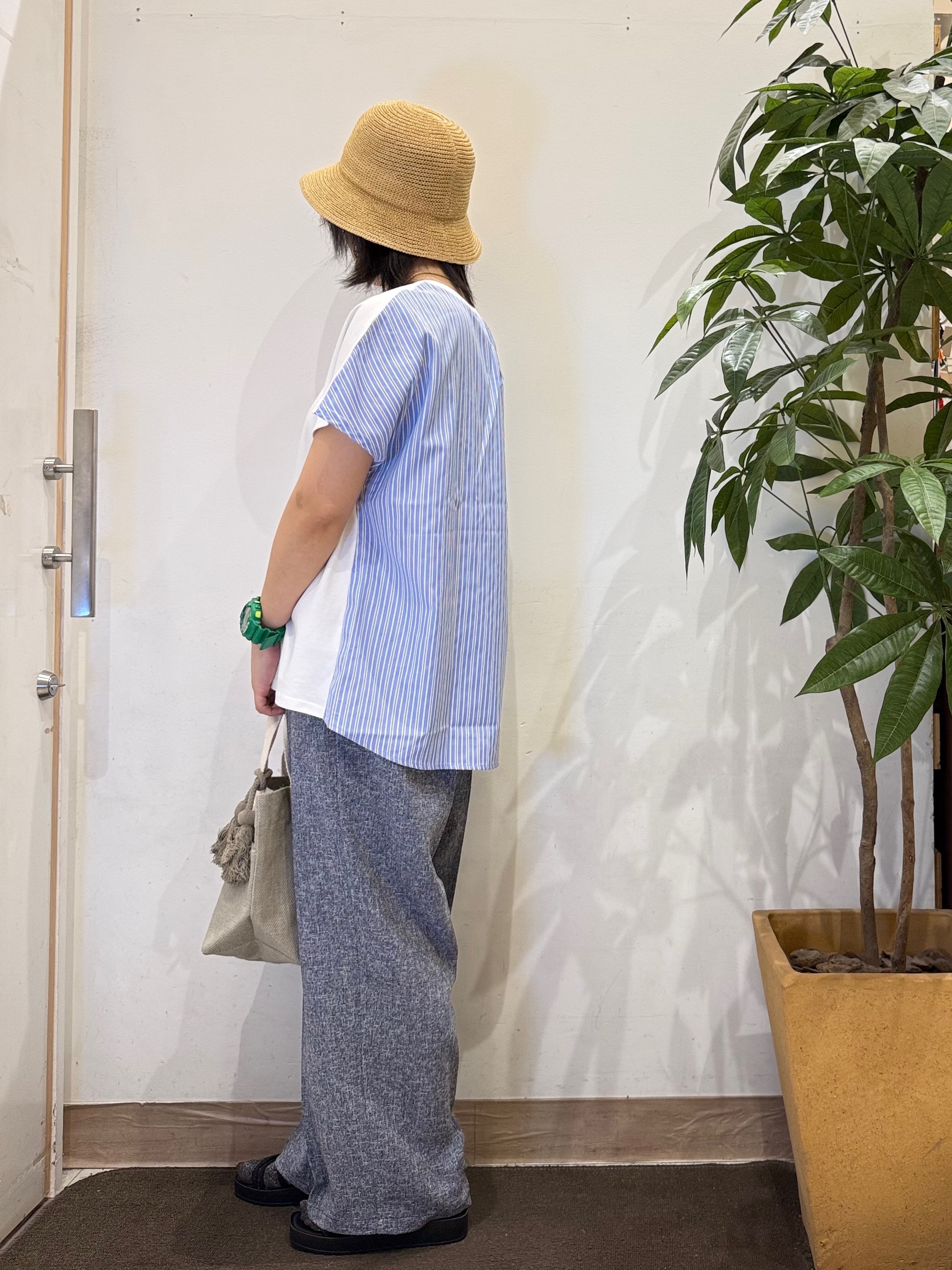misakiさんの「SHOO･LA･RUE｜【体型カバー/S-LL】インせず着られる 前後素材切替Tシャツ」を使ったコーディネート