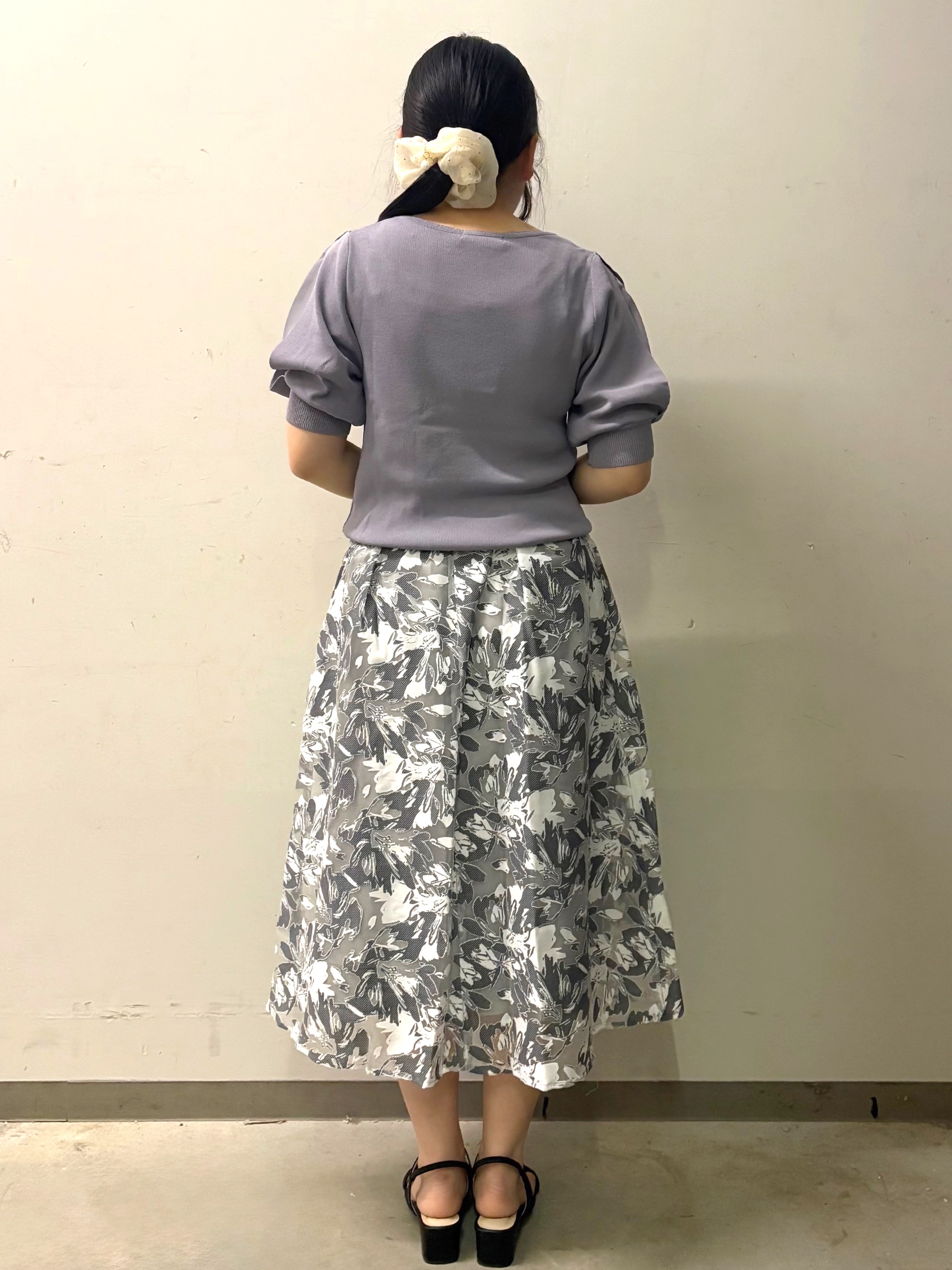 ころりさんの「OPAQUE.CLIP｜【接触冷感／UVケア】クールタッチラップスリーブニット《洗濯機OK／XS～3L／9col》」を使ったコーディネート