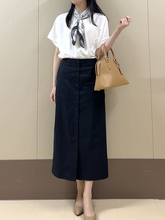 sechiさんの「UNTITLED｜【セットアップ可/UVカット/前後2WAY】リラクシーフレンチスリーブブラウス」を使ったコーディネート