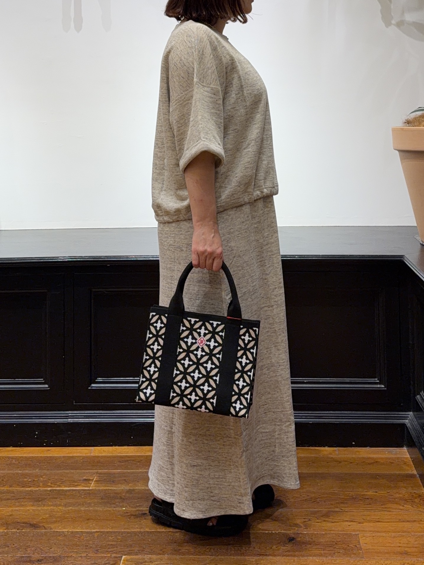 Asamiさんの「DRESSTERIOR｜【ウォッシャブル/セットアップ可】ウォッシャブルリネンウラケスカート」を使ったコーディネート