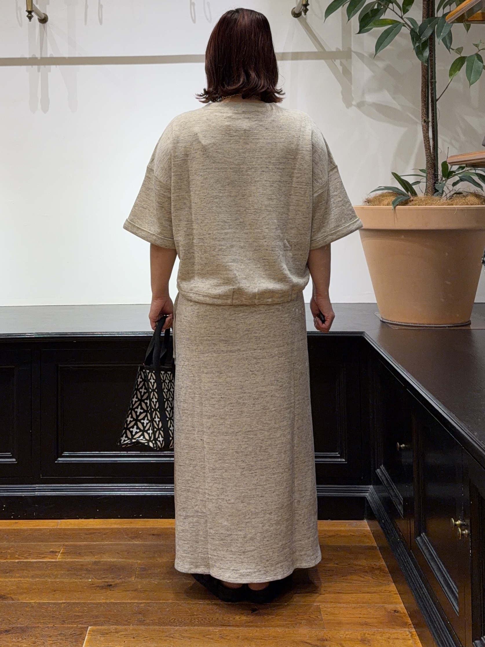 Asamiさんの「DRESSTERIOR｜【ウォッシャブル/セットアップ可】ウォッシャブルリネンウラケスカート」を使ったコーディネート