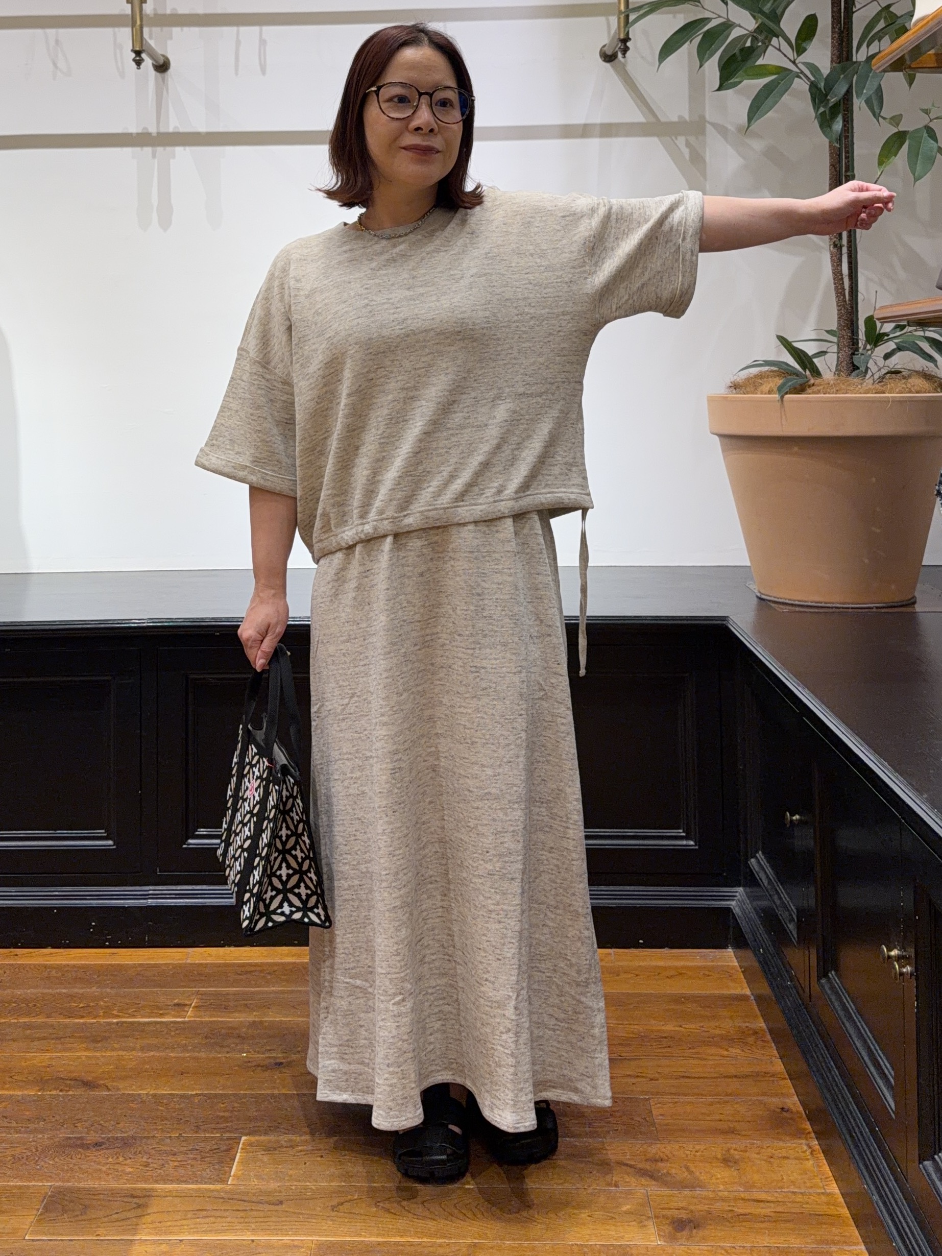Asamiさんの「DRESSTERIOR｜【ウォッシャブル/セットアップ可】ウォッシャブルリネンウラケスカート」を使ったコーディネート