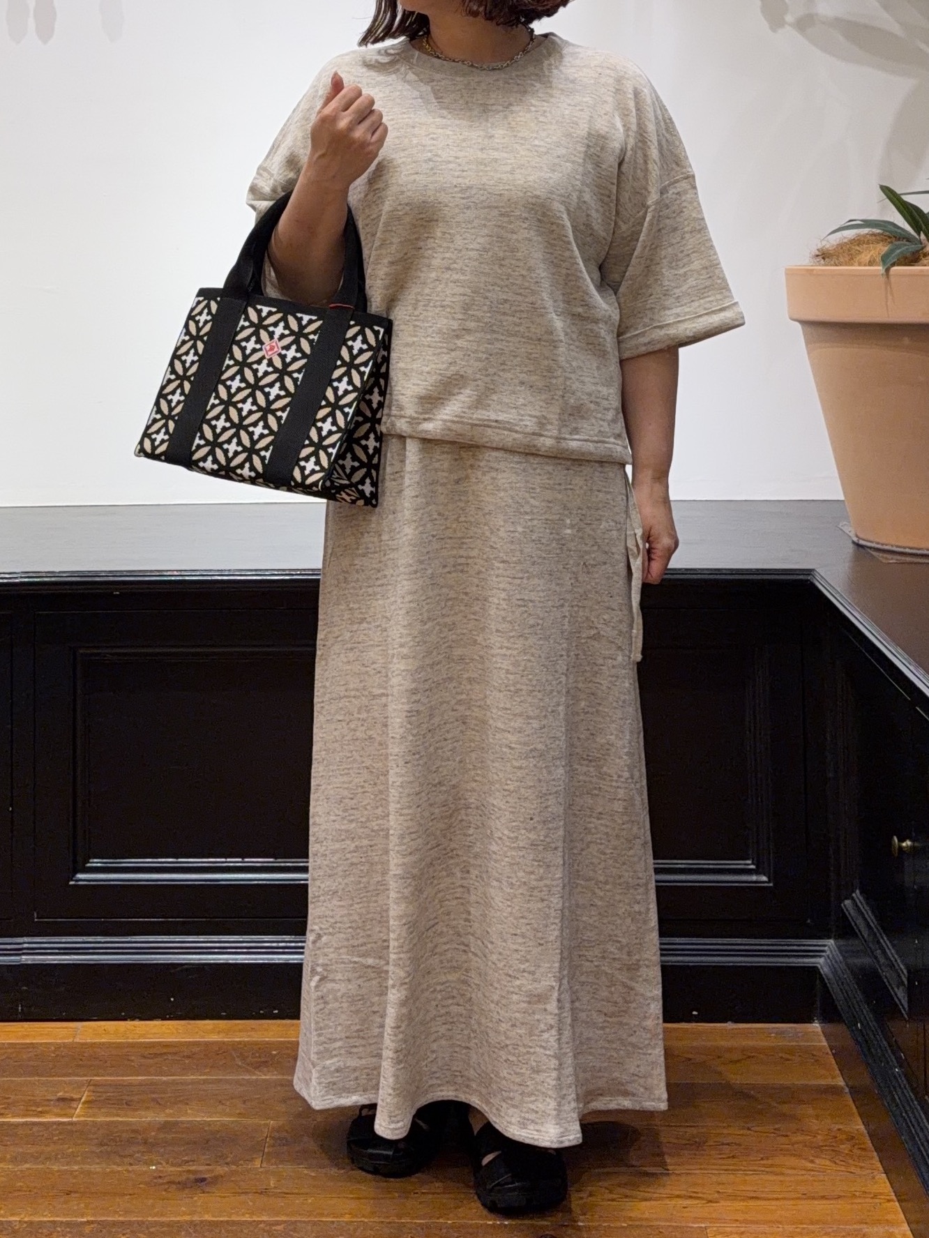 Asamiさんの「DRESSTERIOR｜【ウォッシャブル/セットアップ可】ウォッシャブルリネンウラケスカート」を使ったコーディネート