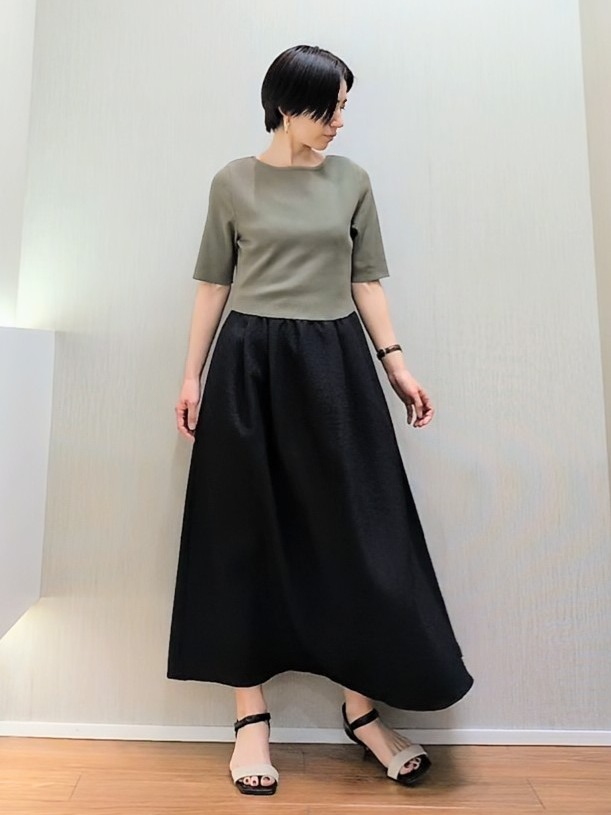 ミズタさんの「UNTITLED｜◆【一枚でサマ見え】ニットドッキングジャガードワンピース」を使ったコーディネート