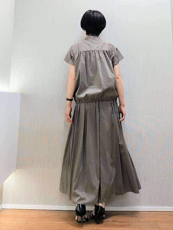 ミズタさんの「UNTITLED｜【セットアップ可/軽量/清涼感】ローンギャザーブラウス」を使ったコーディネート