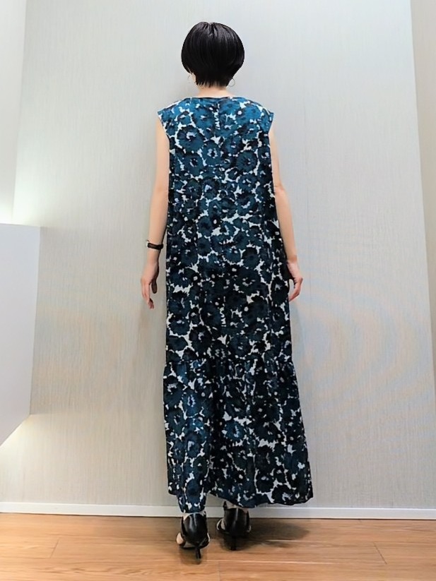 ミズタさんの「UNTITLED｜【花柄/着映え】フラワープリントワンピース」を使ったコーディネート