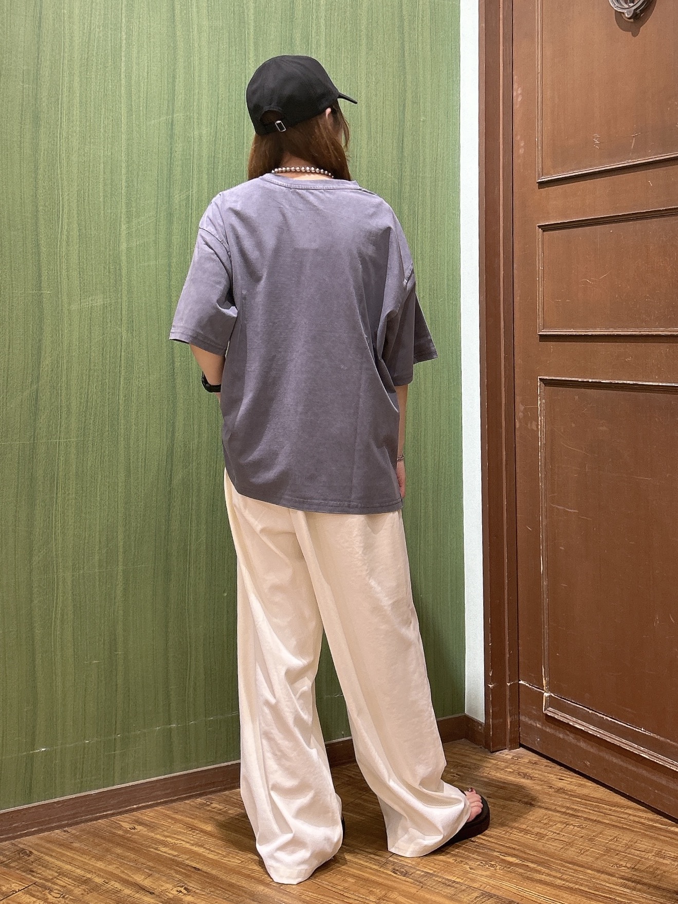 かおりさんの「SHOO･LA･RUE｜【洗濯機可/S-LL/体型カバー】オンオフ使える 大人のツータックワイドパンツ」を使ったコーディネート
