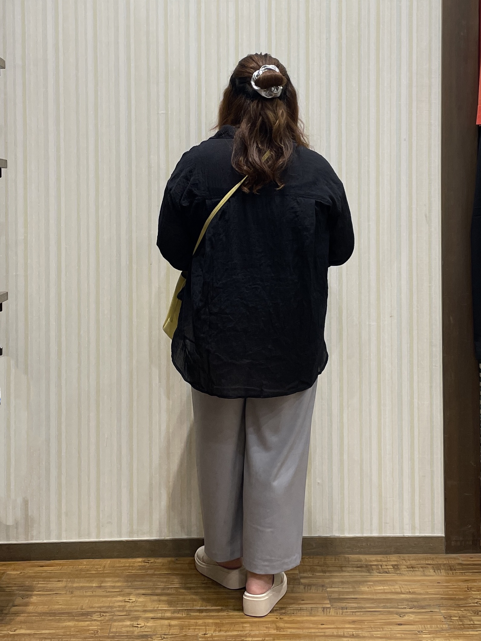 Risaさんの「SHOO･LA･RUE｜【着丈選べる/セットアップ可】洗濯後しわになりにくい とろみワイドパンツ」を使ったコーディネート