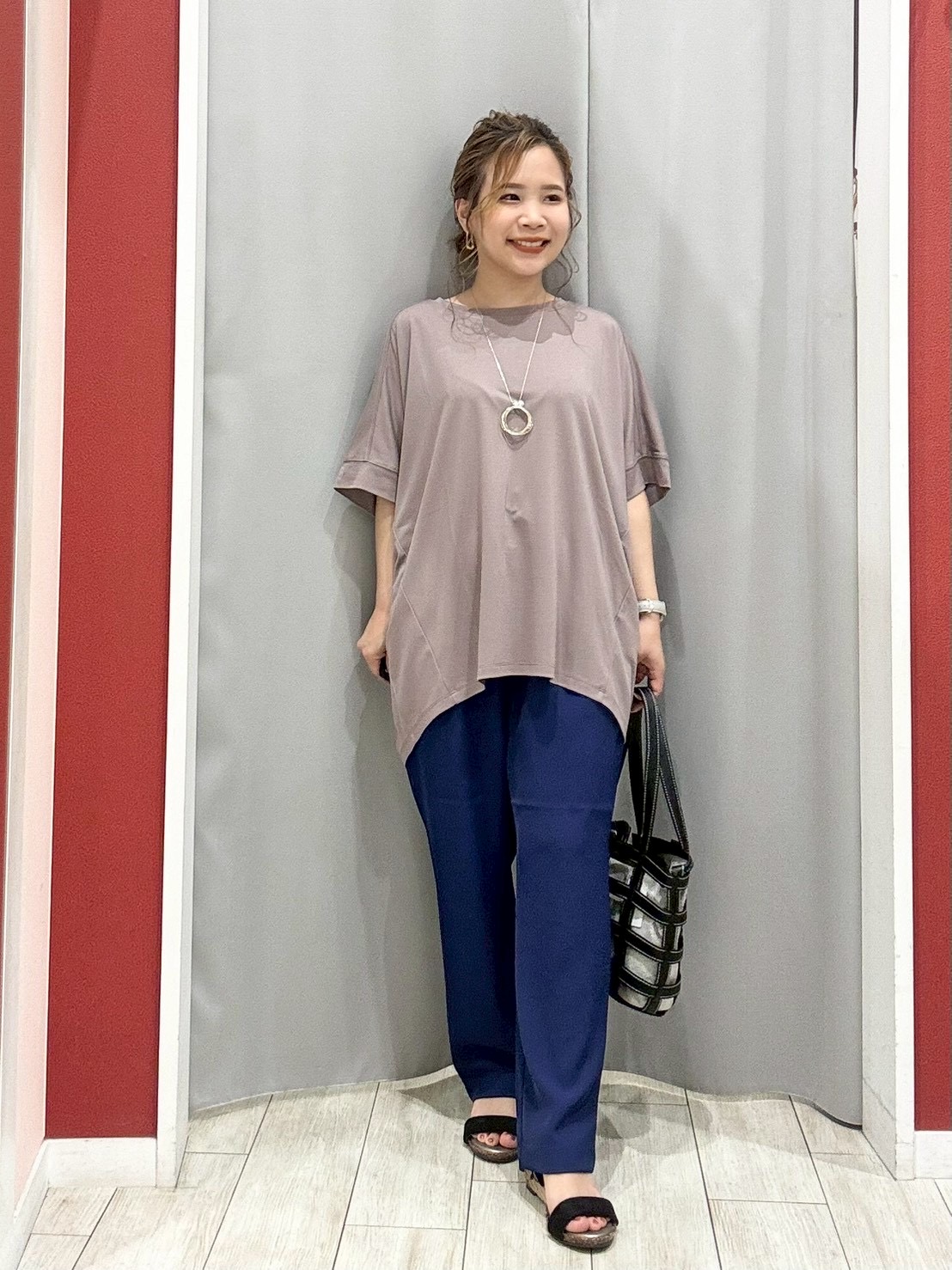 shioさんの「SHOO･LA･RUE｜【S-LL/洗濯機可/体型カバー】インせず着られる 異素材ブロッキング ドルマンＴシャツ」を使ったコーディネート