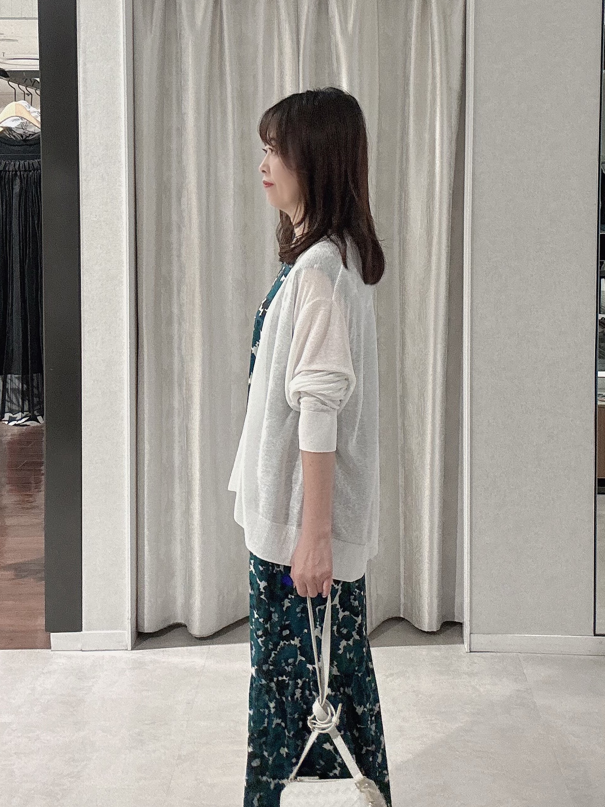 makiさんの「UNTITLED｜【日除け・冷房対策に】コットンリネンカーディガン」を使ったコーディネート