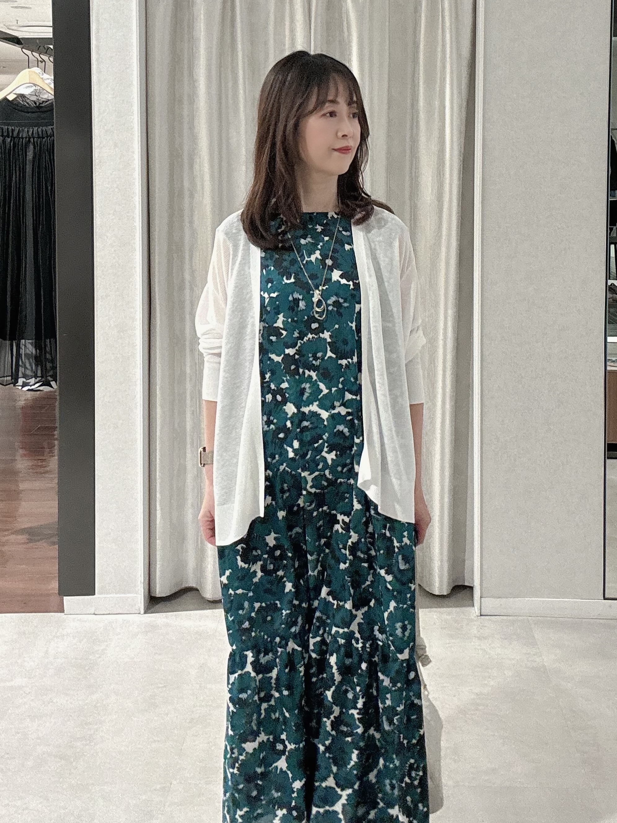 makiさんの「UNTITLED｜【日除け・冷房対策に】コットンリネンカーディガン」を使ったコーディネート