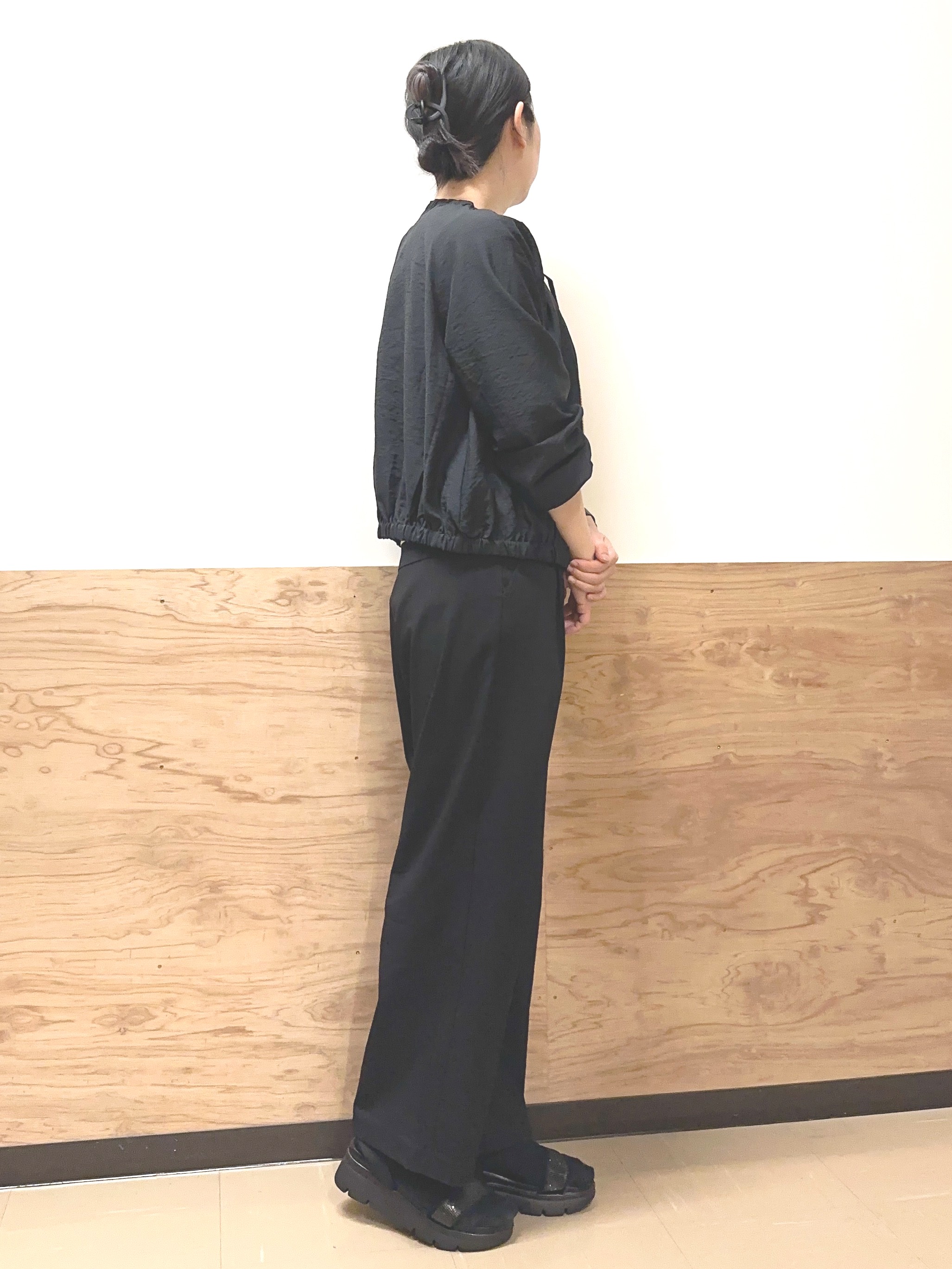 すーさんの「grove｜気温調整にも◎ブラウス感覚で羽織れるシアーブルゾン」を使ったコーディネート