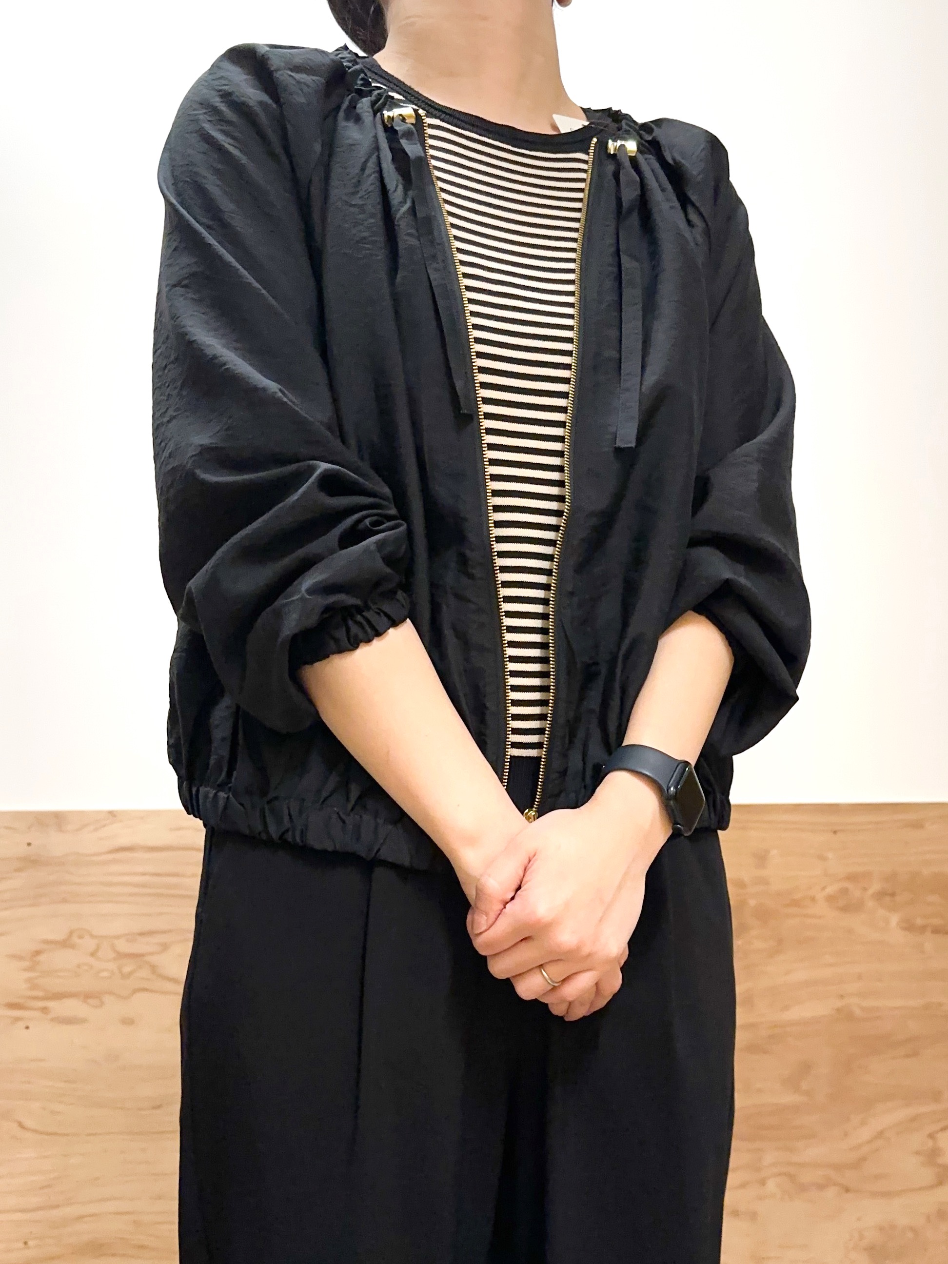 すーさんの「grove｜気温調整にも◎ブラウス感覚で羽織れるシアーブルゾン」を使ったコーディネート