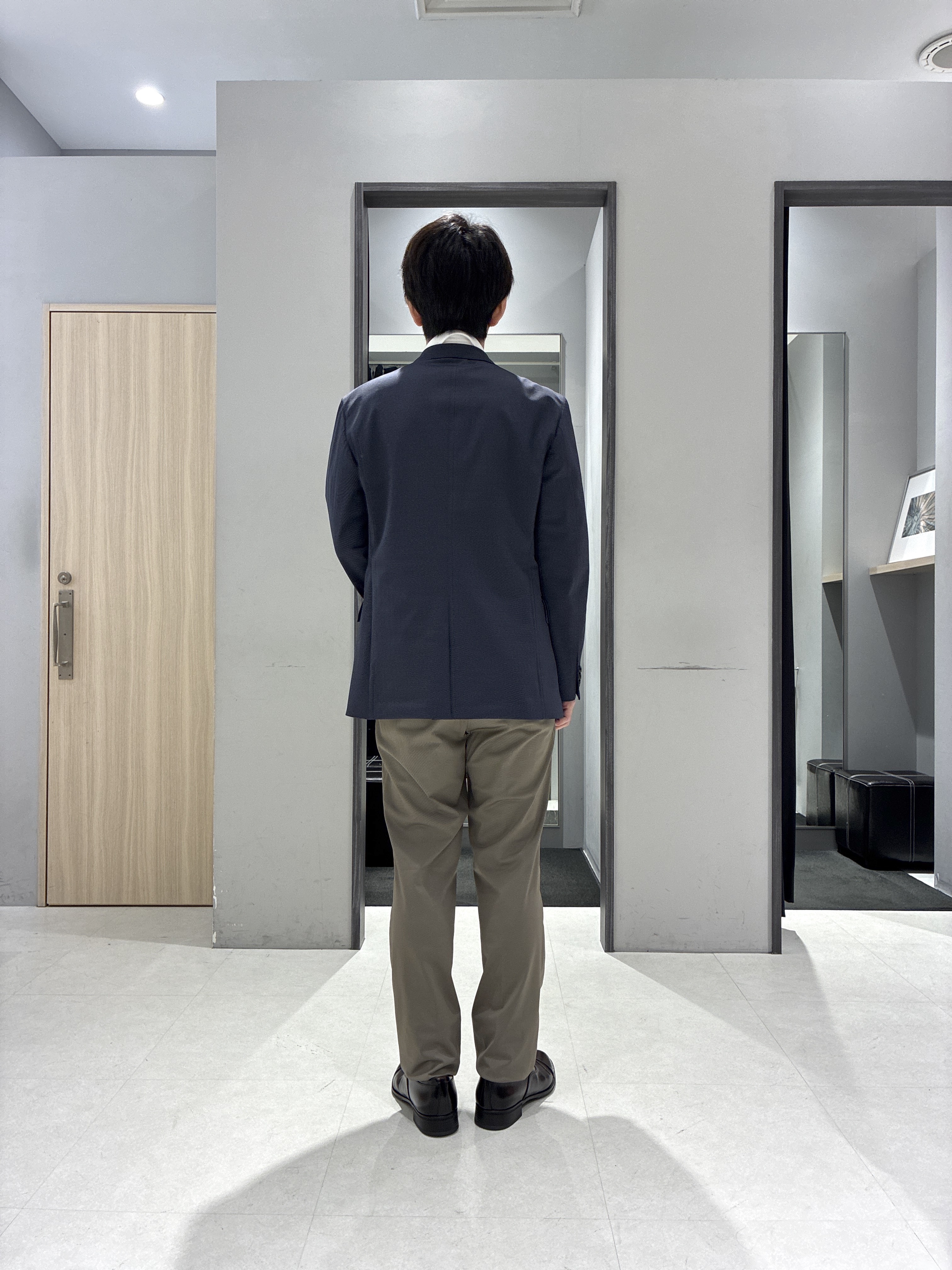 わいずみさんの「TAKEO KIKUCHI｜【360&deg;ストレッチ／軽量】None Of Stress ライト ジャケット（セットアップ対応）」を使ったコーディネート