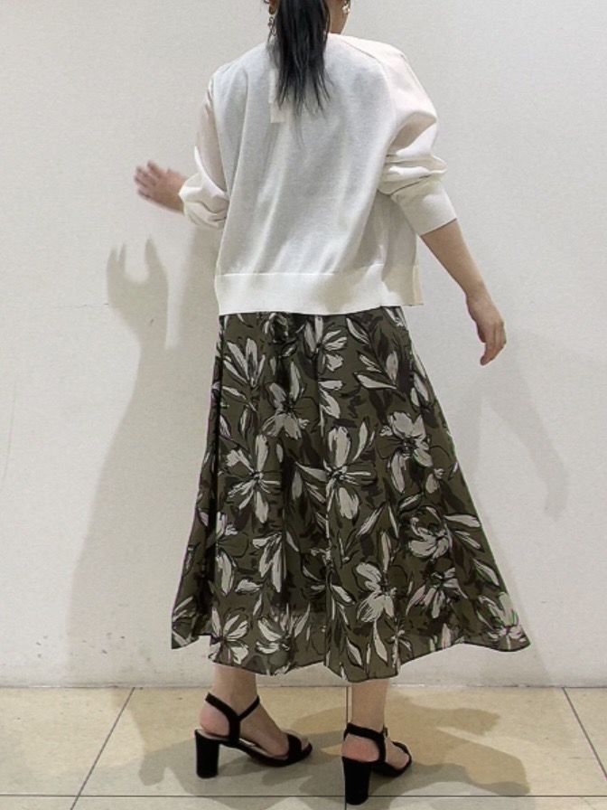 watanabeさんの「UNTITLED｜【アンサンブル可/日除け・冷房対策】シアーレーヨンZIPカーディガン」を使ったコーディネート