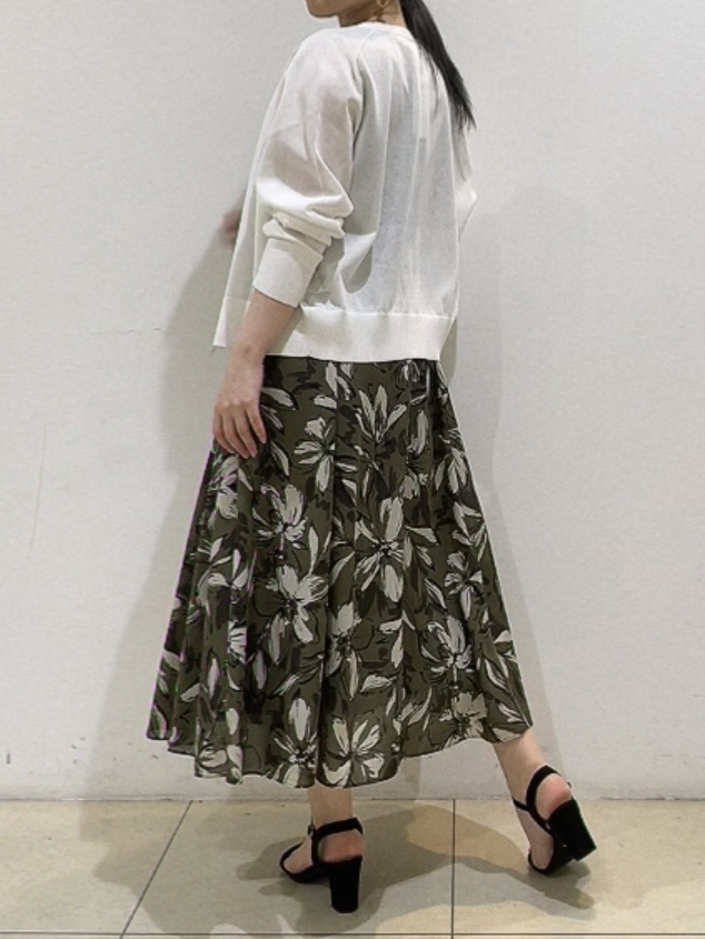 watanabeさんの「UNTITLED｜【アンサンブル可/日除け・冷房対策】シアーレーヨンZIPカーディガン」を使ったコーディネート