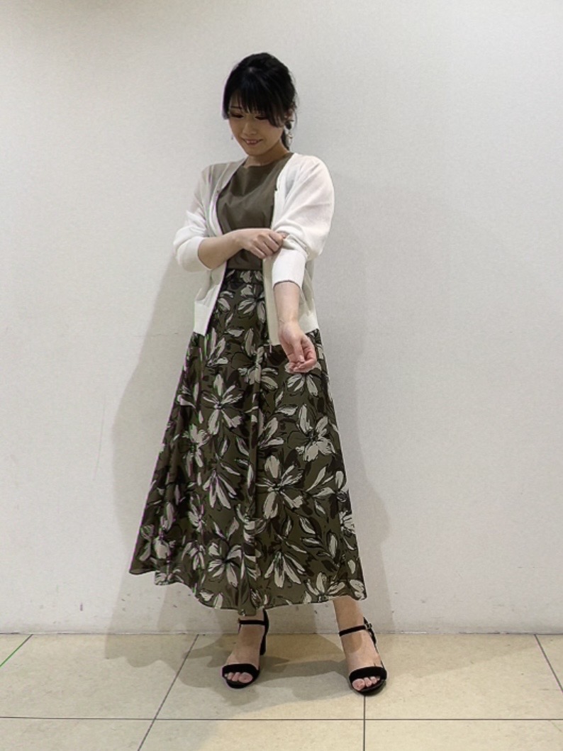 watanabeさんの「UNTITLED｜【アンサンブル可/日除け・冷房対策】シアーレーヨンZIPカーディガン」を使ったコーディネート
