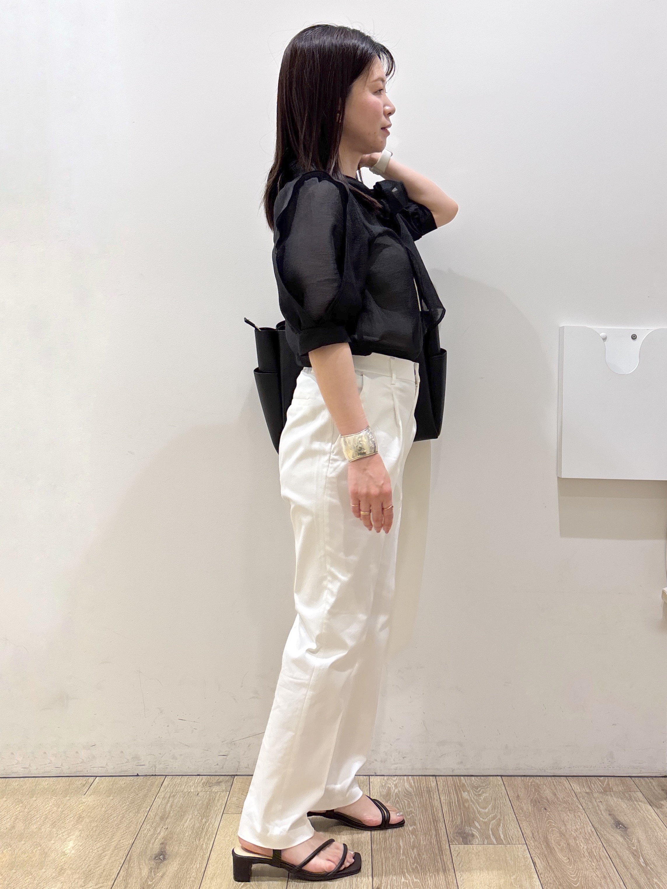 mameさんの「index｜【接触冷感】ビジューボタンカーディガン《抗ピリング／洗濯機OK》」を使ったコーディネート