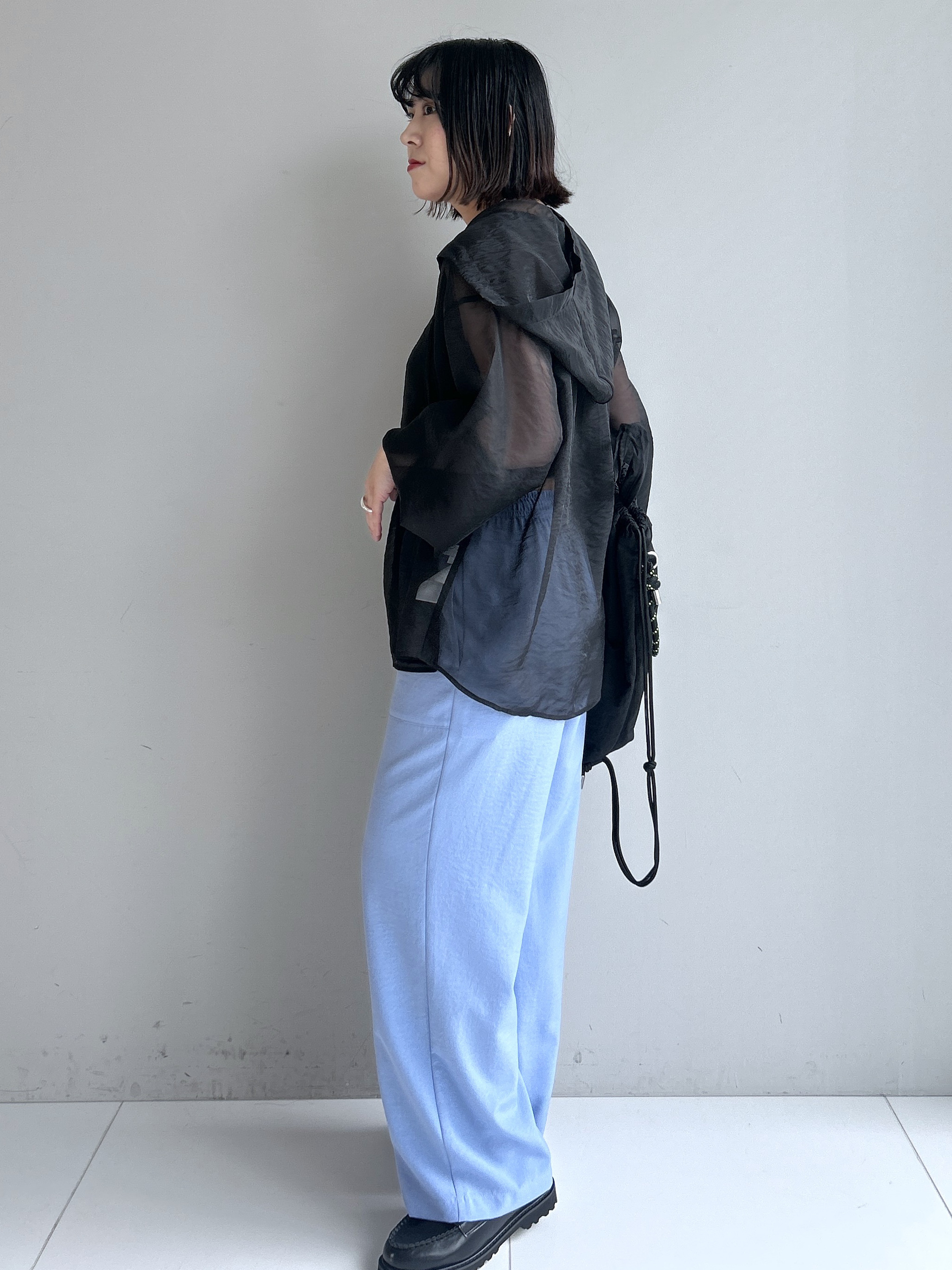 Hirokaさんの「Dessin｜【洗える】エアリーシアーフードシャツ」を使ったコーディネート