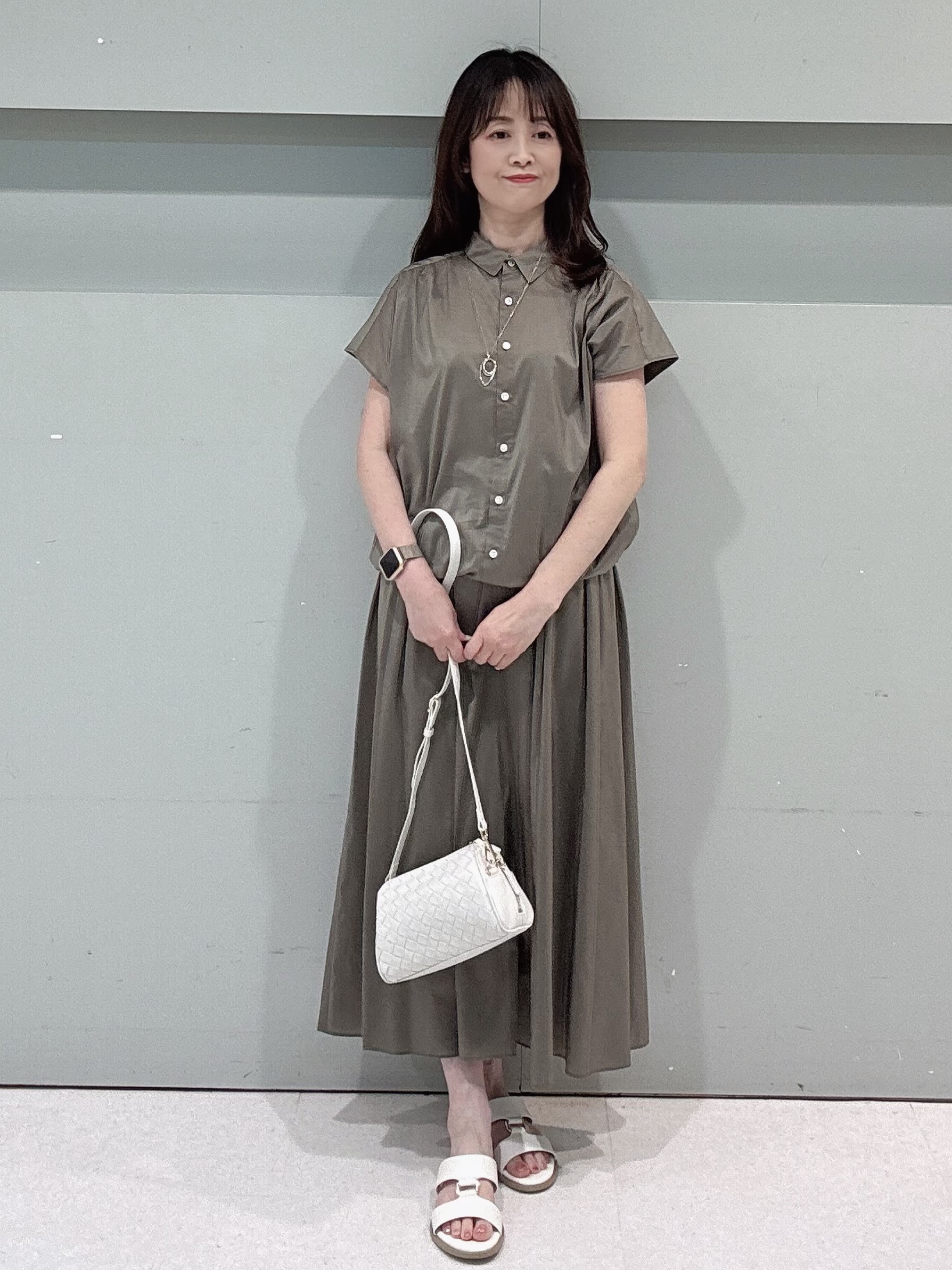 makiさんの「UNTITLED｜【セットアップ可/軽量/清涼感】ローンギャザーブラウス」を使ったコーディネート