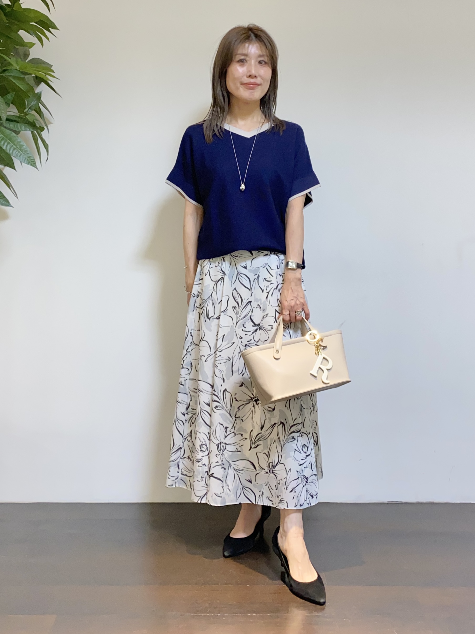 tomoさんの「UNTITLED｜【11色展開/体型カバー】前後2WAYフレンチスリーブニット」を使ったコーディネート
