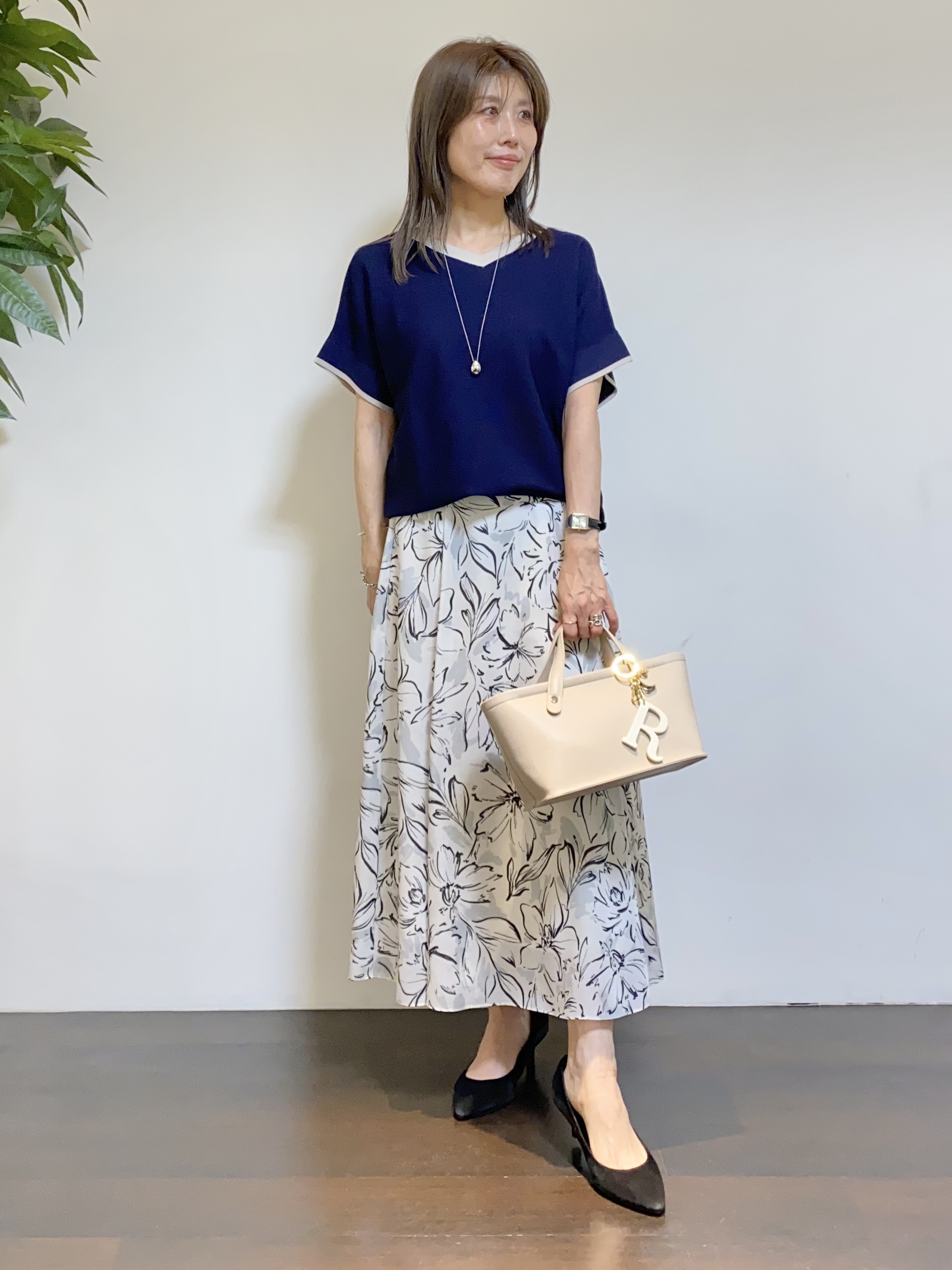 tomoさんの「UNTITLED｜【11色展開/体型カバー】前後2WAYフレンチスリーブニット」を使ったコーディネート