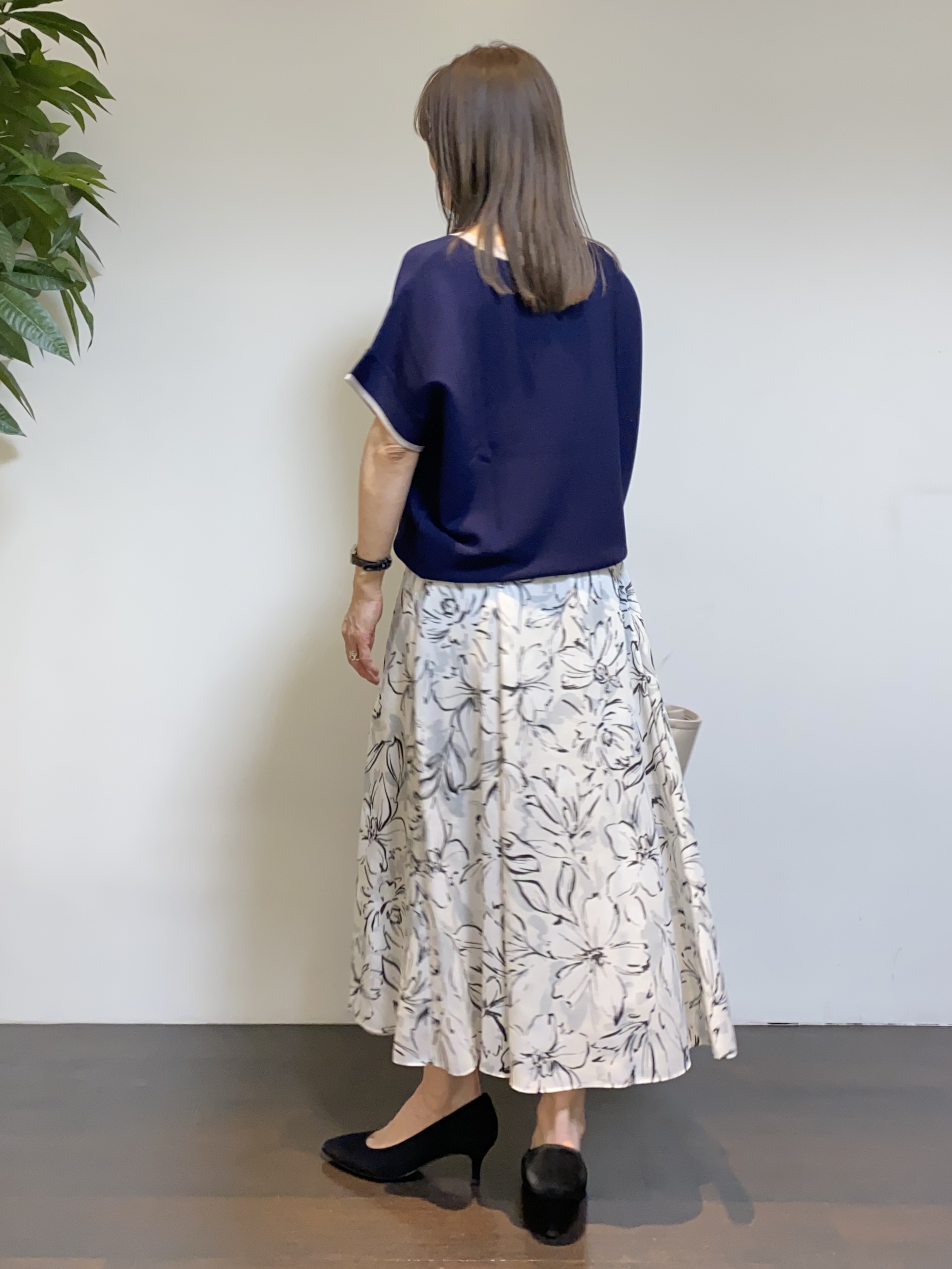 tomoさんの「UNTITLED｜【11色展開/体型カバー】前後2WAYフレンチスリーブニット」を使ったコーディネート