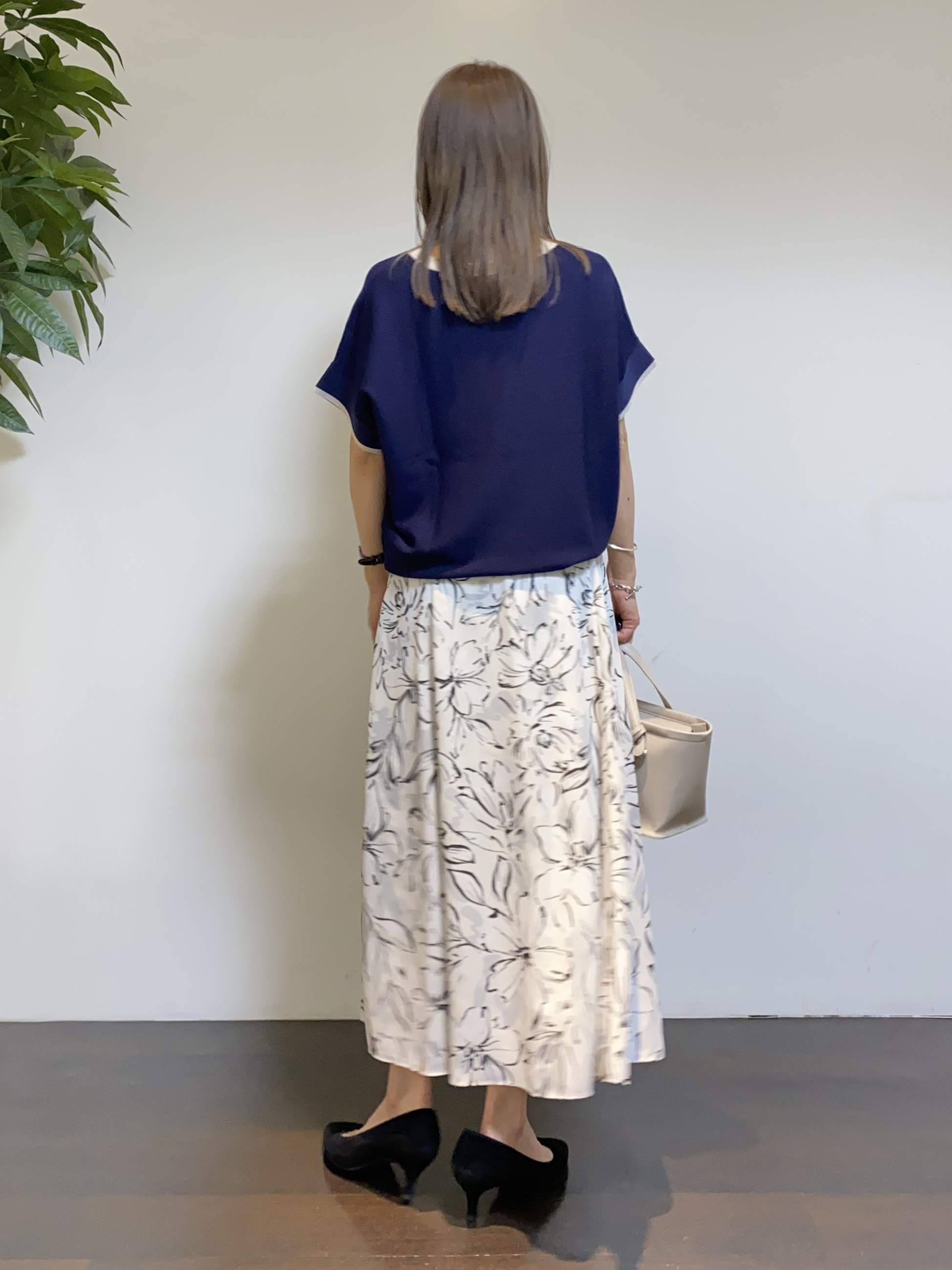 tomoさんの「UNTITLED｜【11色展開/体型カバー】前後2WAYフレンチスリーブニット」を使ったコーディネート