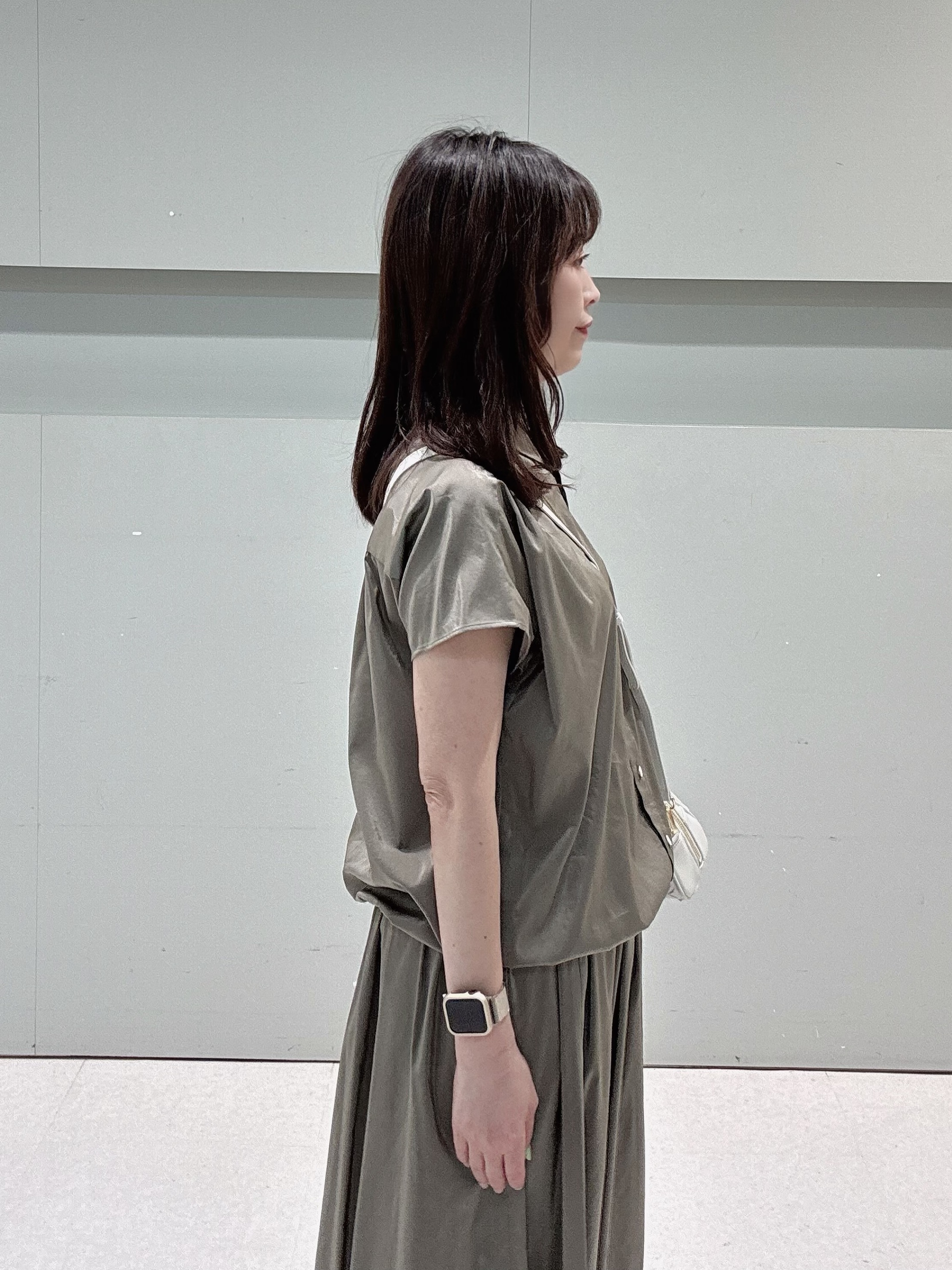 makiさんの「UNTITLED｜【セットアップ可/軽量/清涼感】ローンギャザーブラウス」を使ったコーディネート