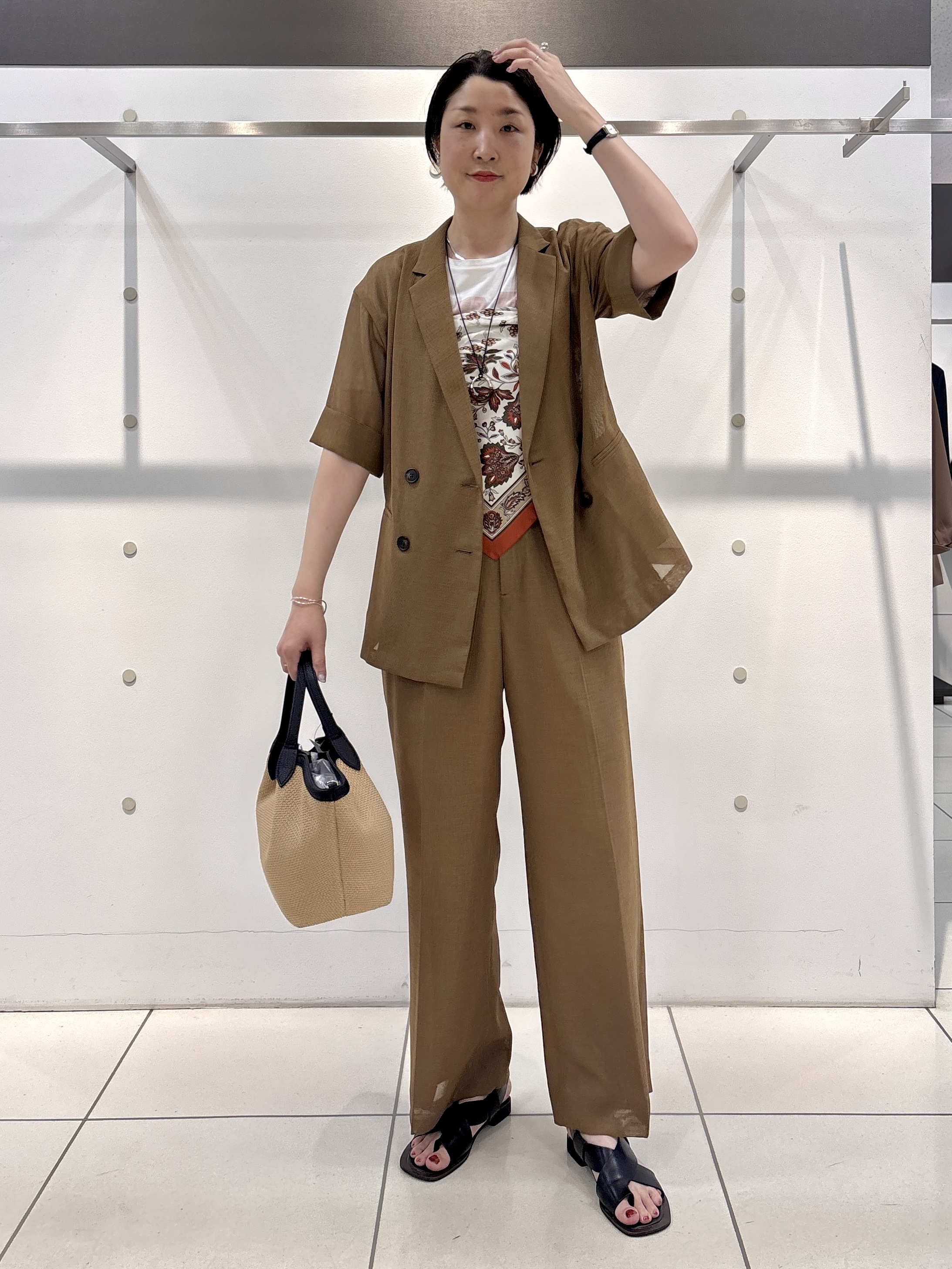 yuriさんの「INDIVI｜【洗える／メッシュ素材／SETUP可能】半袖シアージャケット」を使ったコーディネート