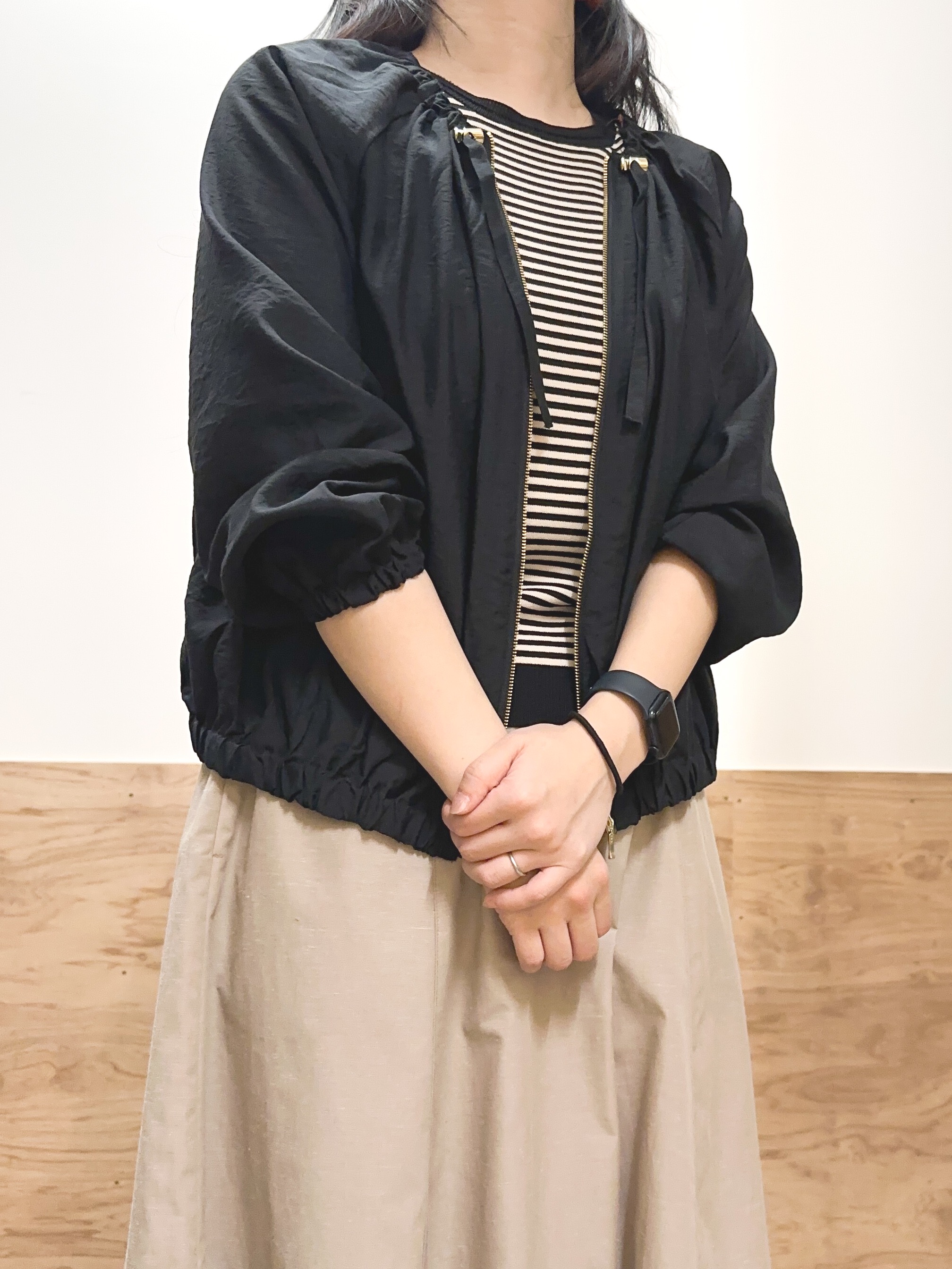 すーさんの「grove｜気温調整にも◎ブラウス感覚で羽織れるシアーブルゾン」を使ったコーディネート