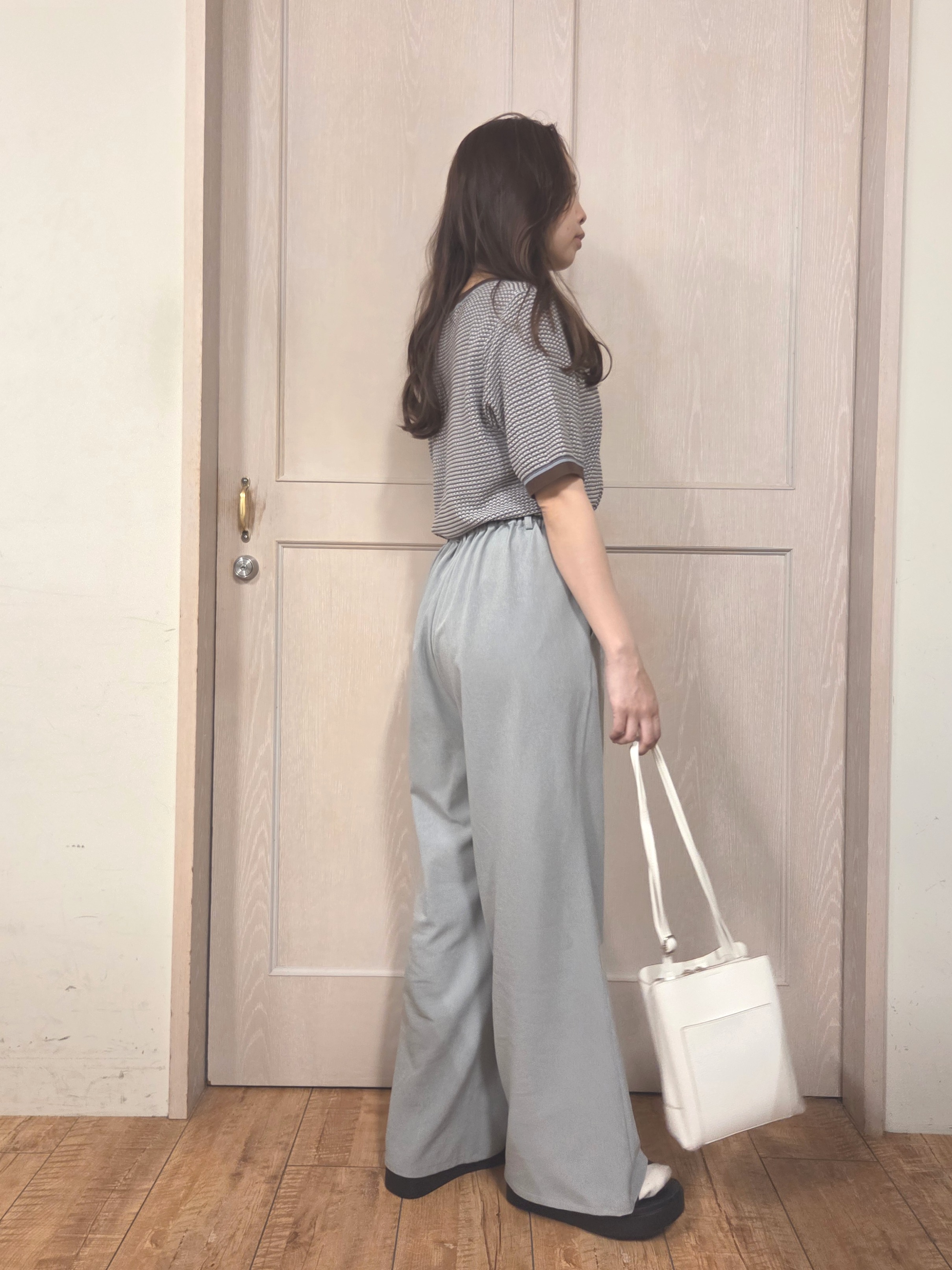 masamiさんの「SHOO･LA･RUE｜【洗濯機可/S-LL】金ボタンが上品 カノコ編み配色クルーネックニット」を使ったコーディネート