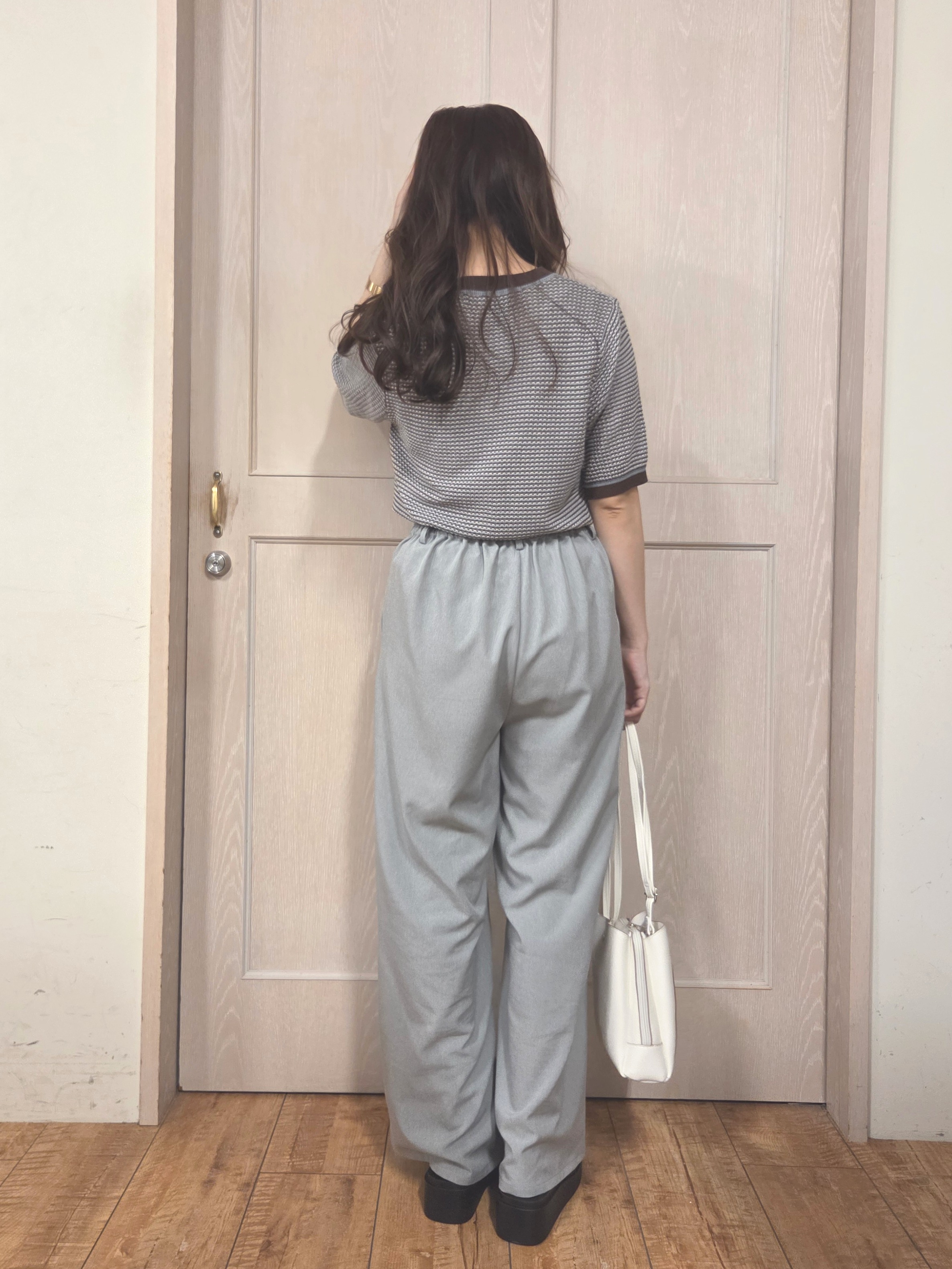 masamiさんの「SHOO･LA･RUE｜【洗濯機可/S-LL】金ボタンが上品 カノコ編み配色クルーネックニット」を使ったコーディネート
